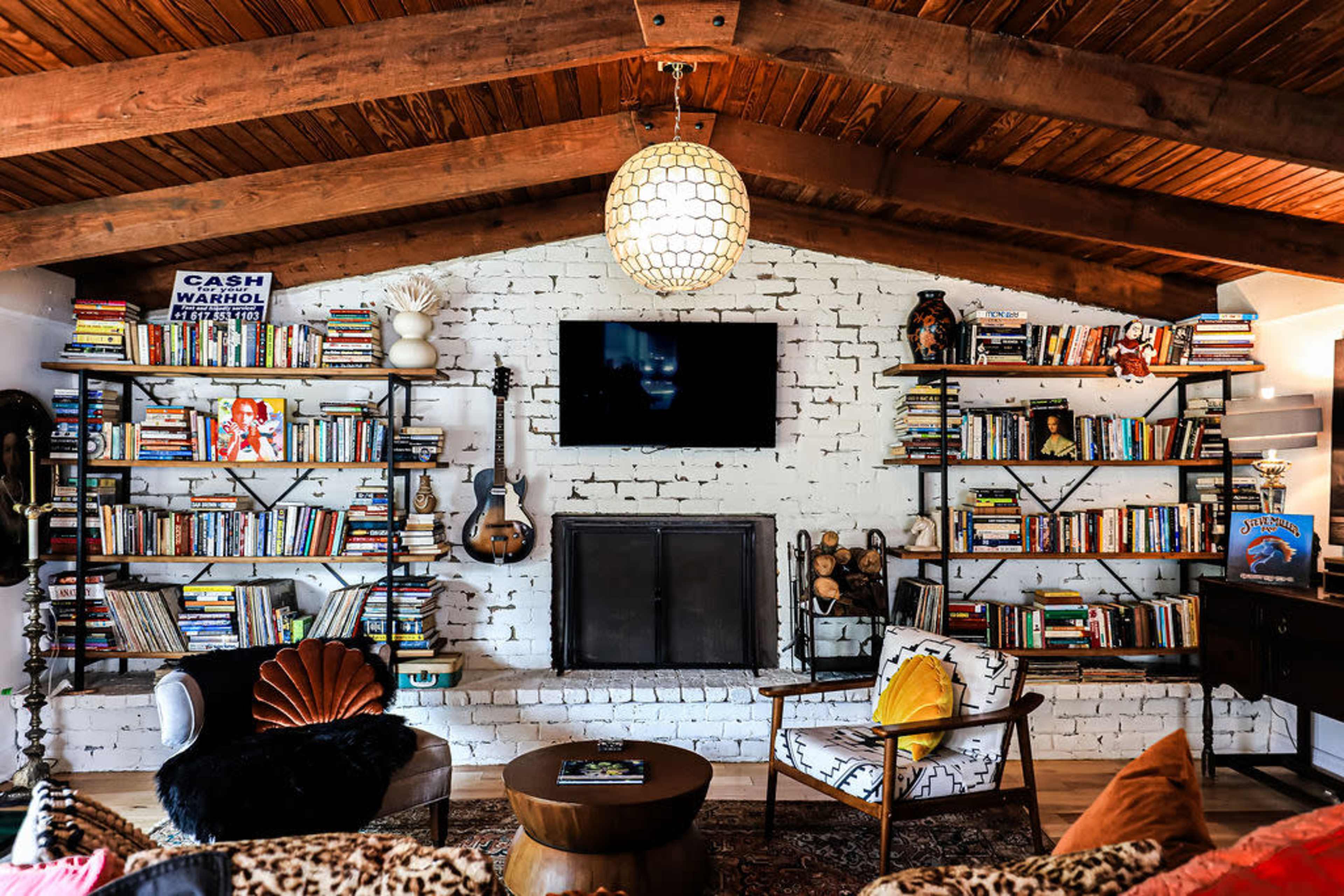 Isle of Hope Victorian Home under Ancient Moss Draped Oaks Image in Isle of Hope, Savannah, GA