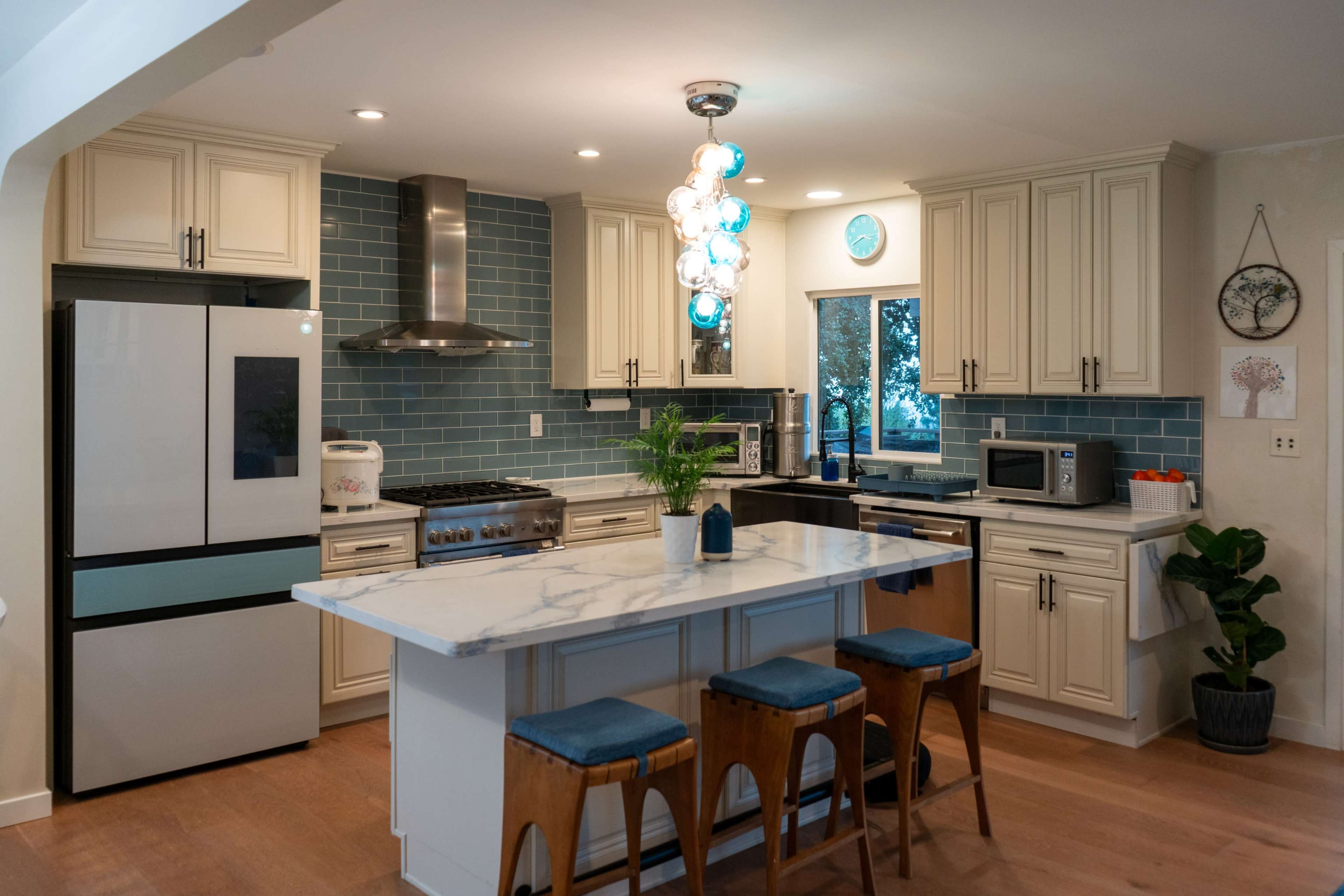 Spectacular Mountain View Image in Altadena, Altadena, CA