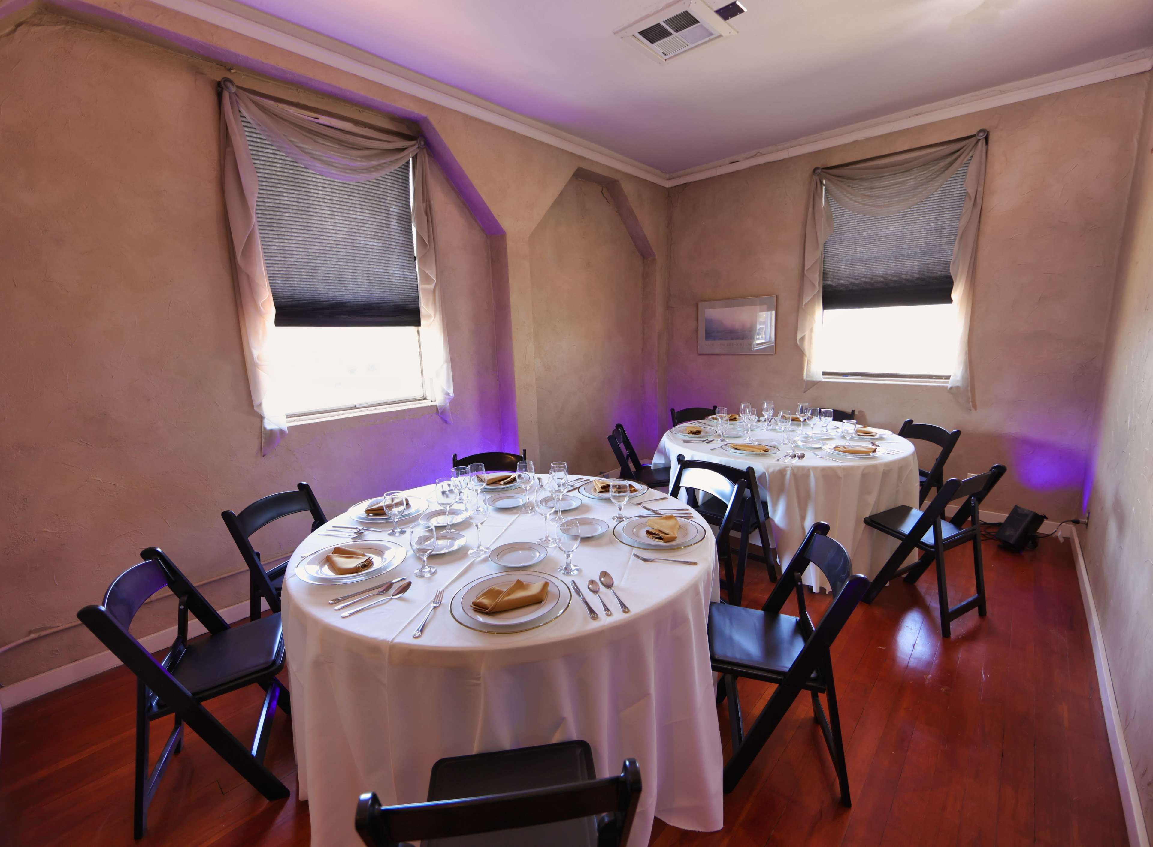 Production studio with a 7ft x 12ft video wall / virtual backdrop Image in Martinez, Martinez, CA