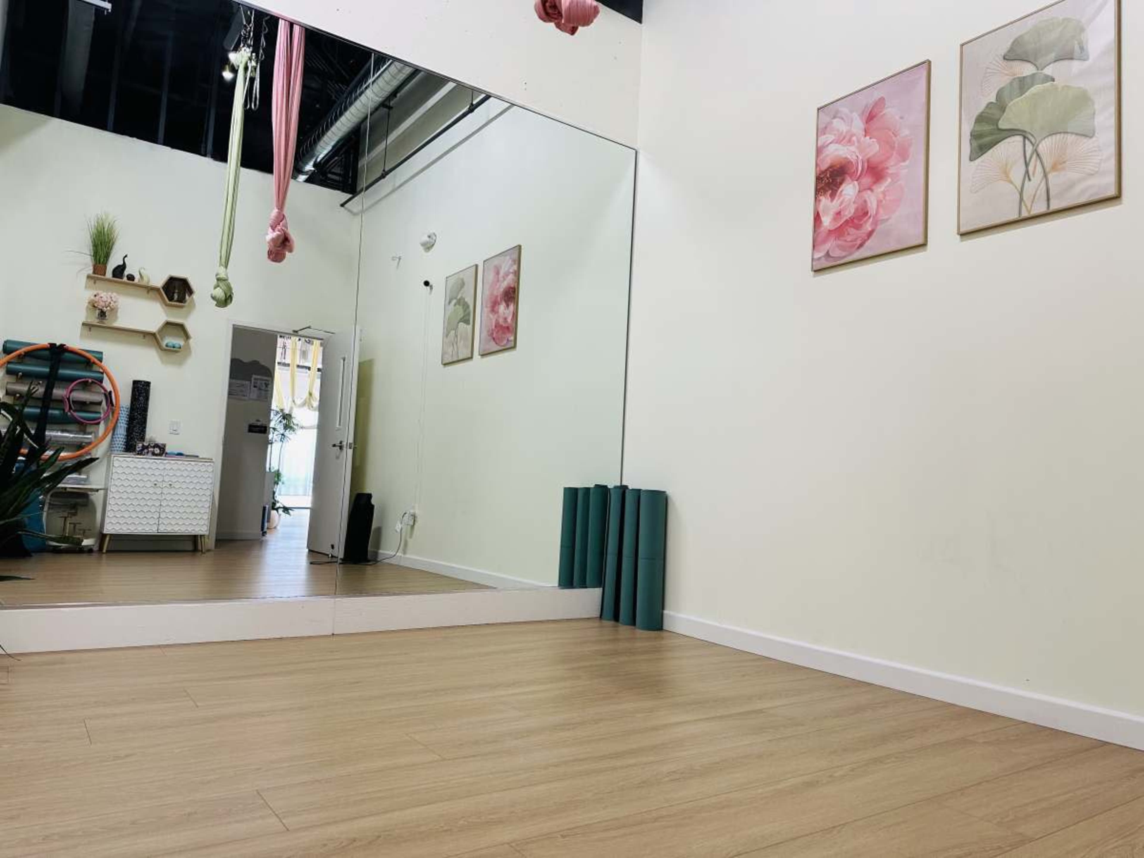 Bright and vibrant new space nearby Sunnyvale Image in Sunnyvale West, Sunnyvale, CA