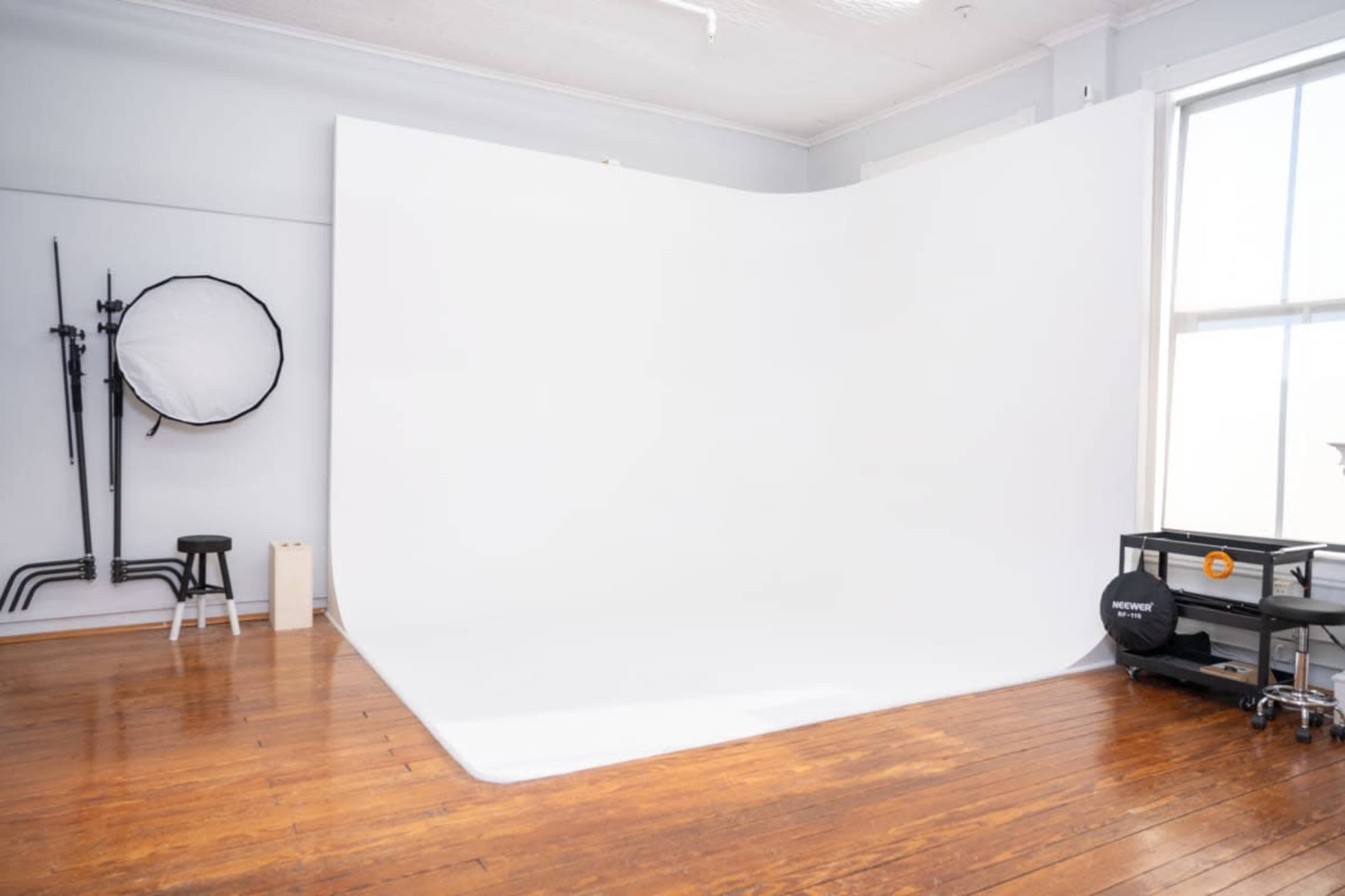 Downtown Studio with Cyc Wall & Natural Light Image in Downtown, Richmond, VA
