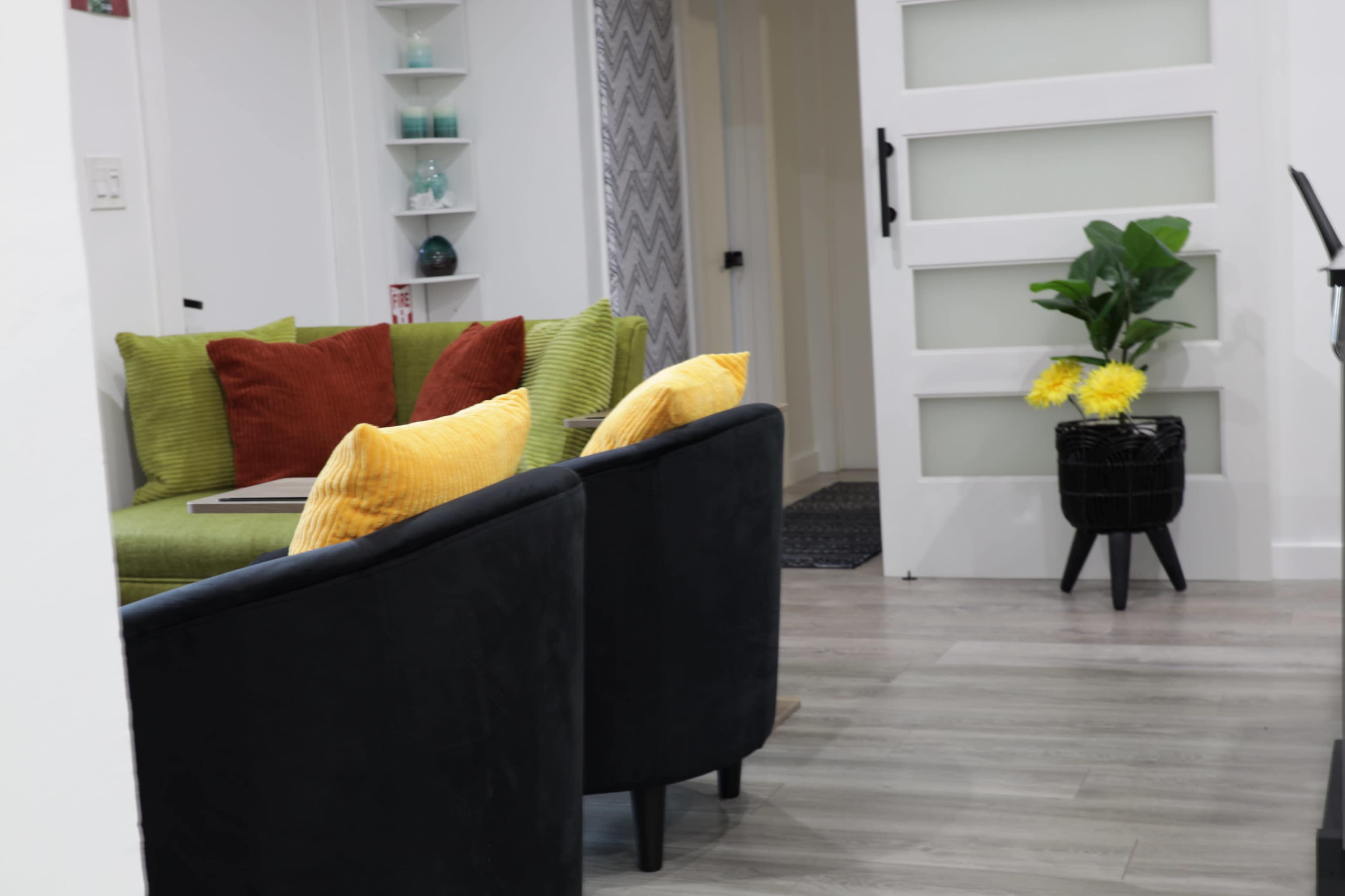 Innovative Multi-Use Video & Creative Home Studio Space Image in Middle River Terrace, Fort Lauderdale, FL