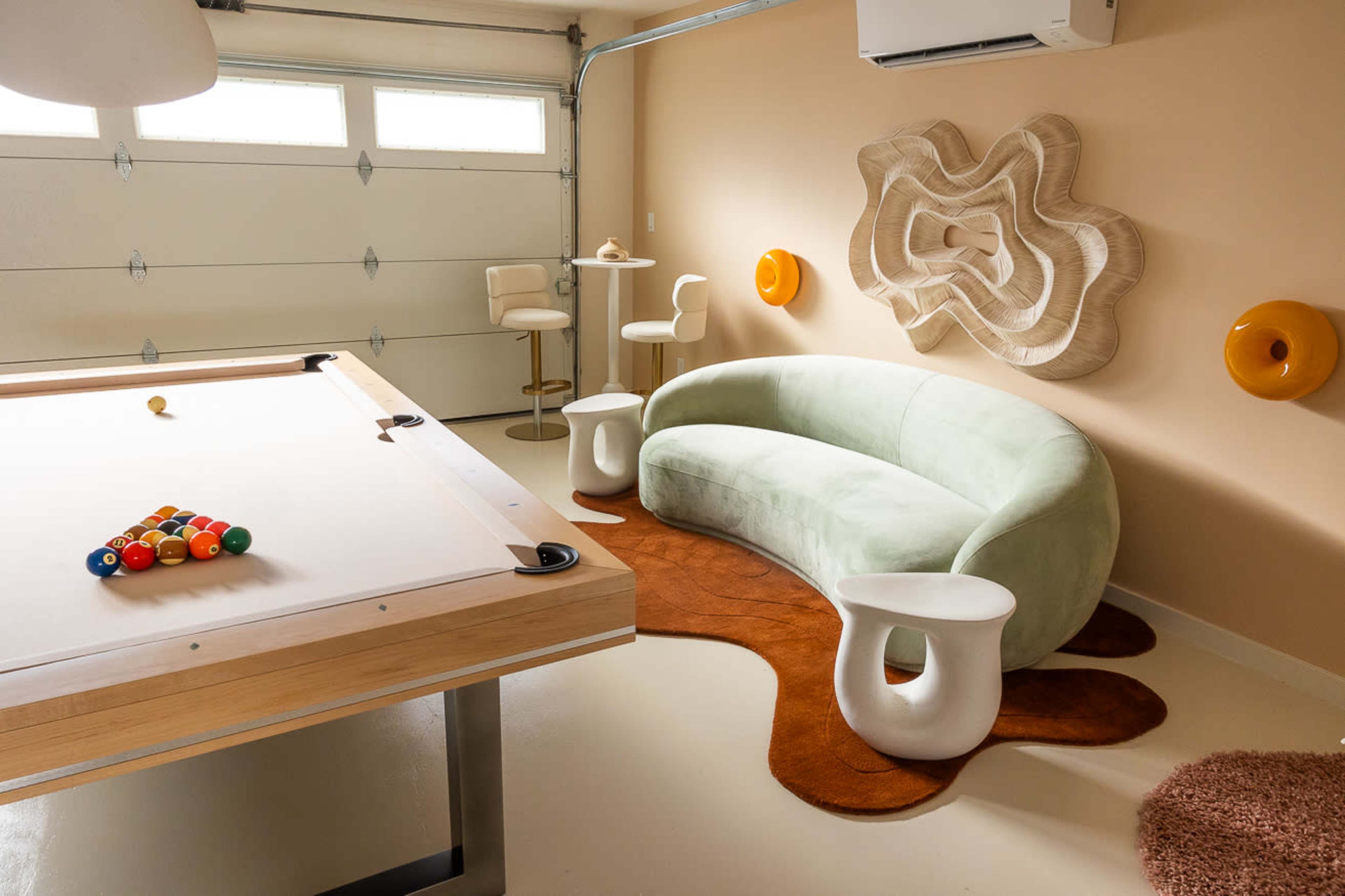 Colorful creative desert home with beautiful desert valley view Image in Joshua Tree, Joshua tree, CA