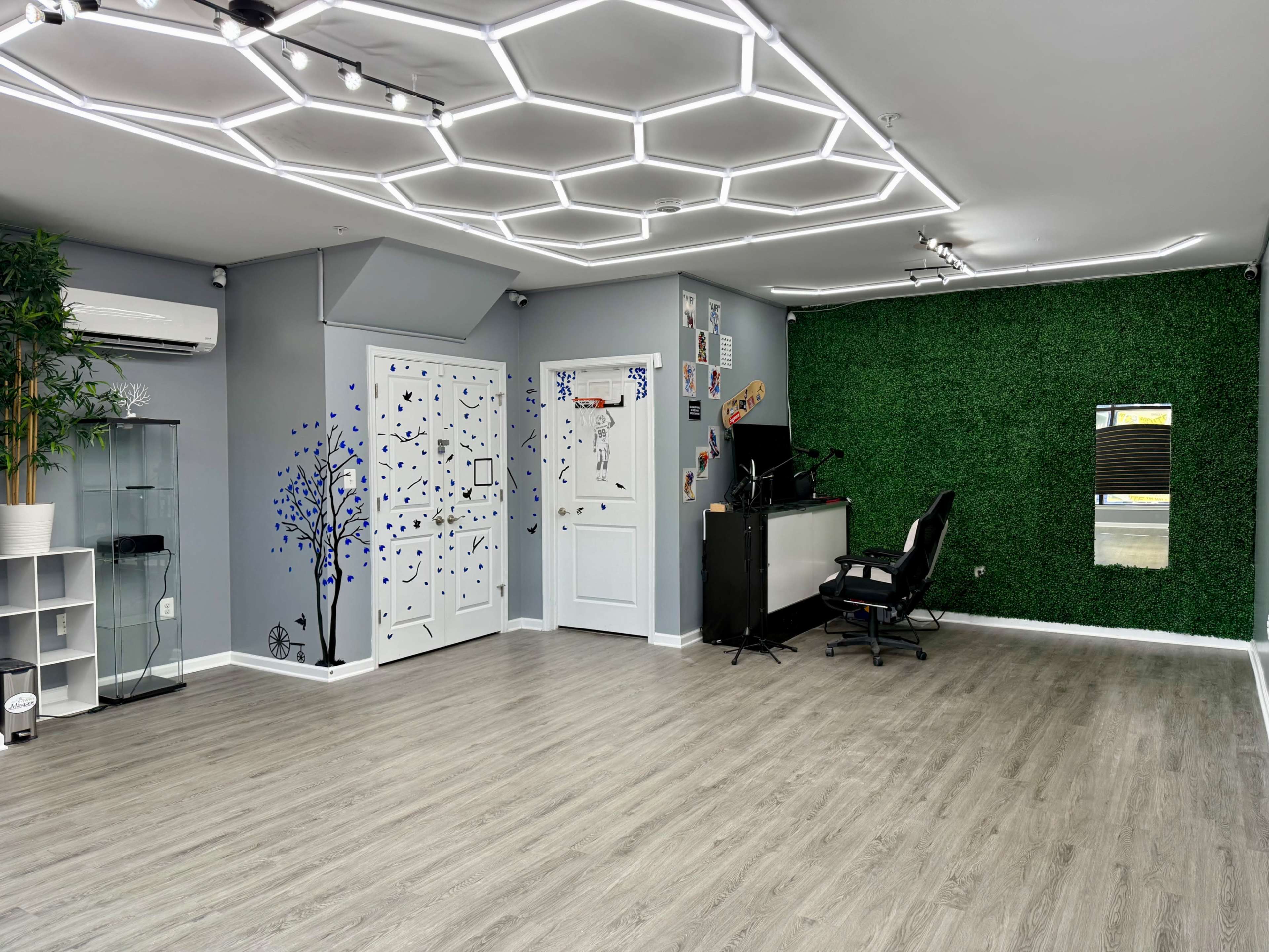 Modern Art Studio Near Historic Old Town Manassas Image in Manassas, Manassas, VA