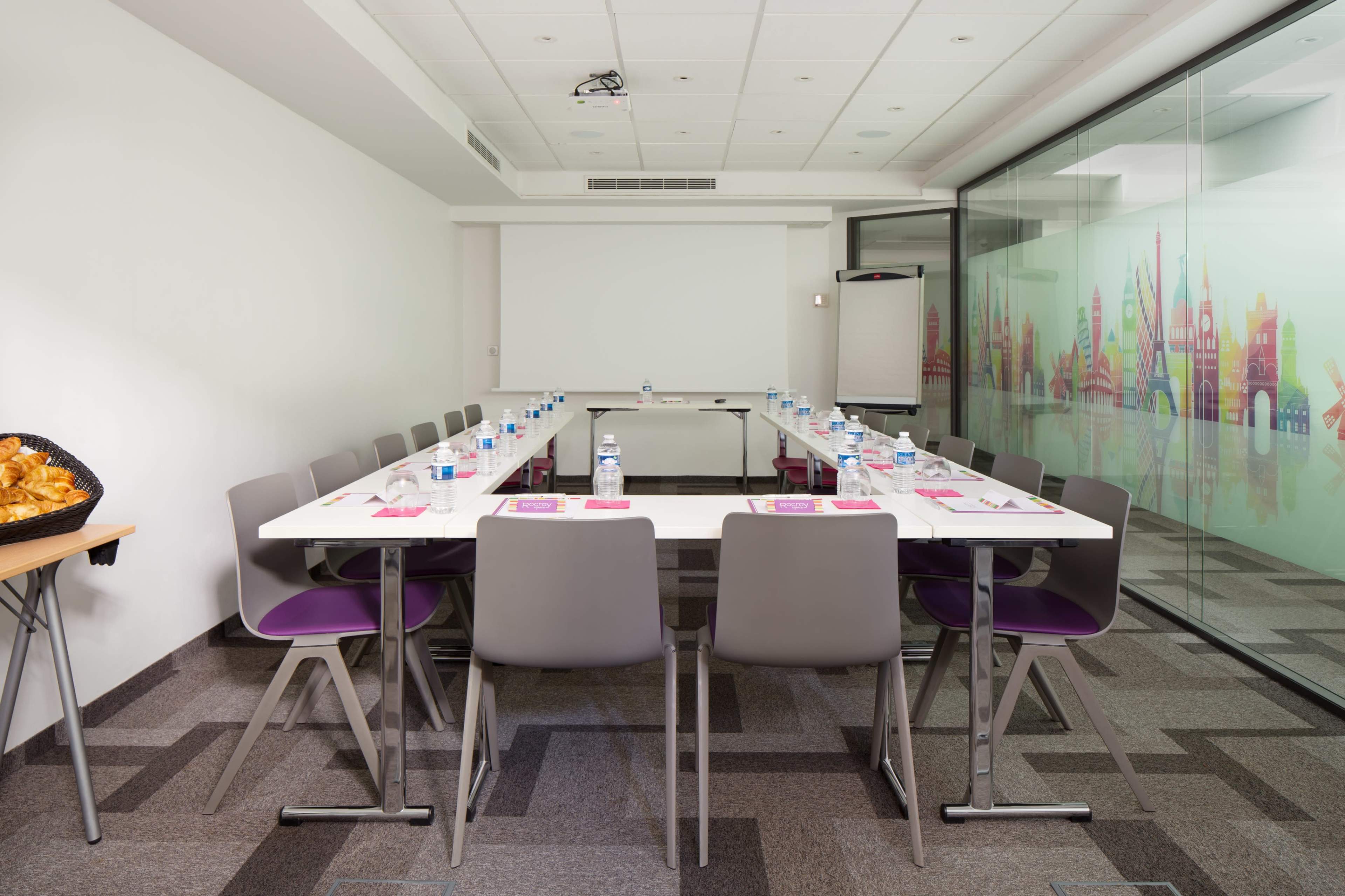 Salle HOPPER Image in St Vincent de Paul, Paris, 
