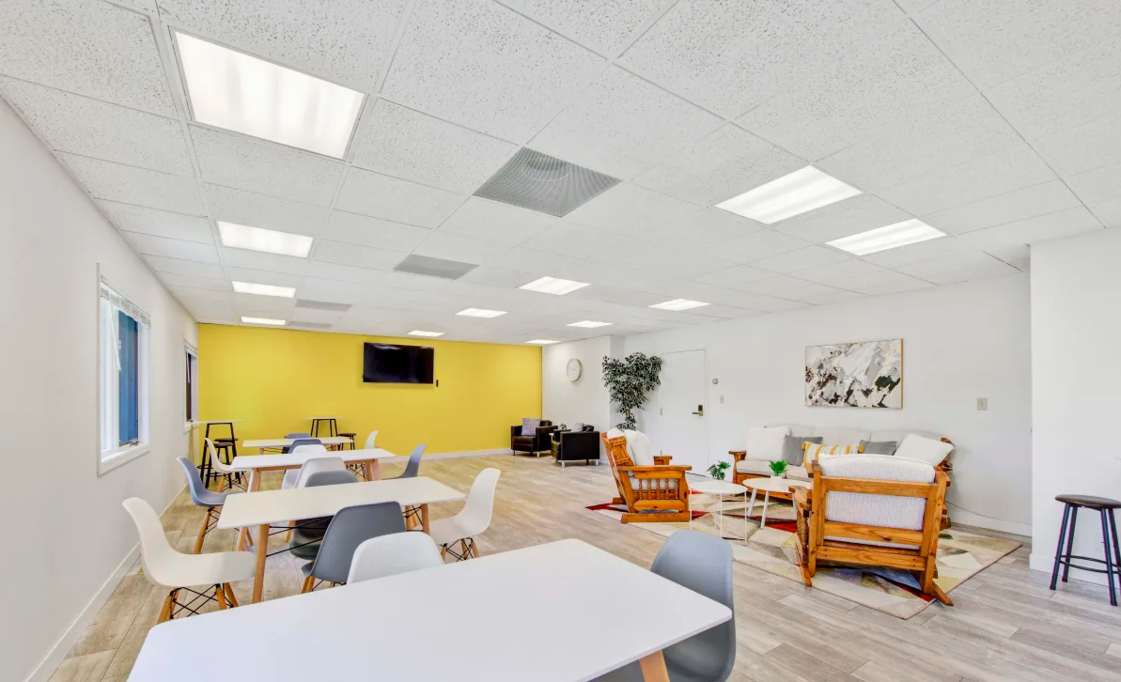 Cheerful & Spacious Individual, and Group rental with FREE Parking, Coffee, Tea etc Image in Brooklyn Park, BROOKLYN PARK, MN