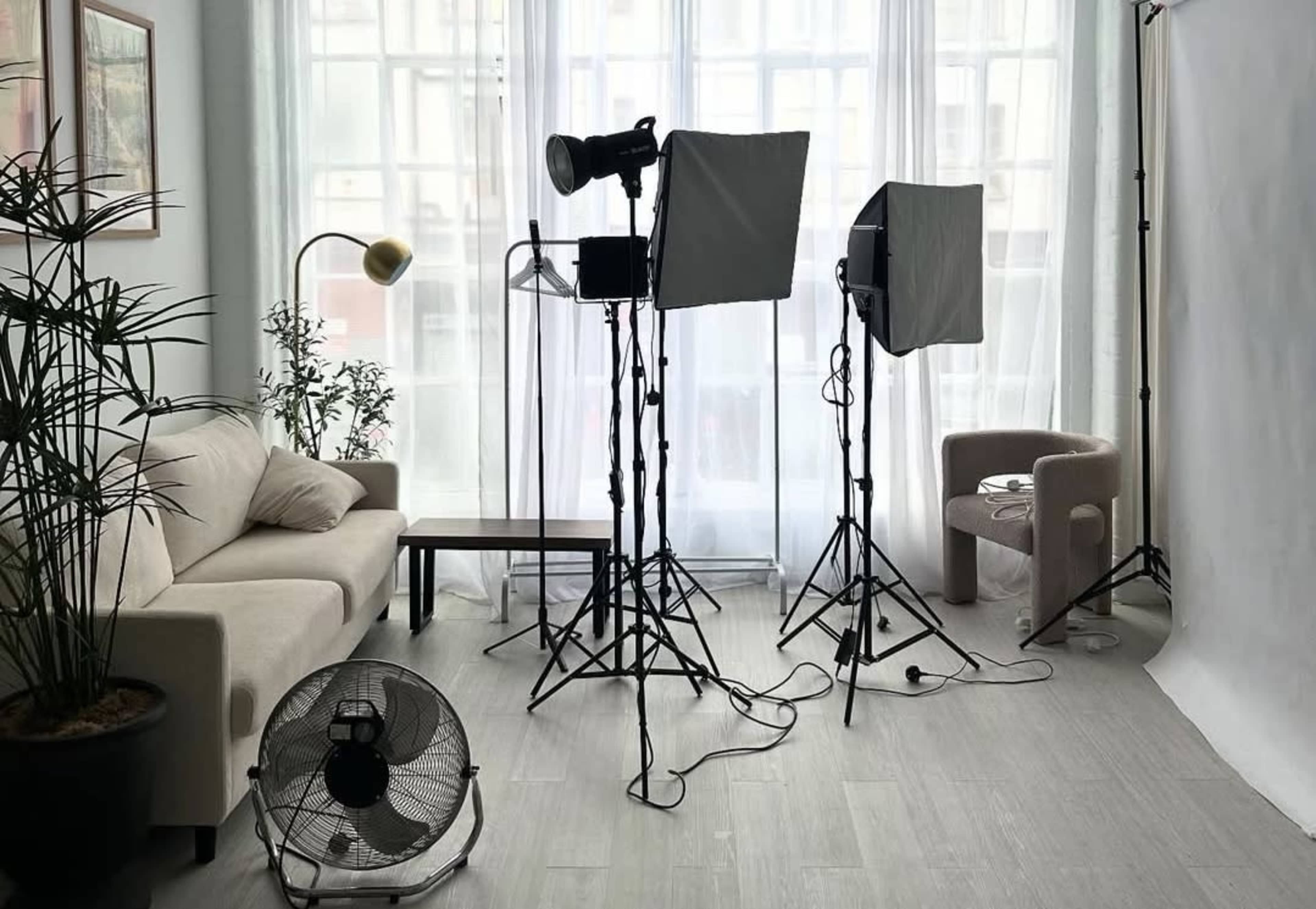 Creative, natural lighting,aesthetic content studio Image in Fish Island, London, ENG