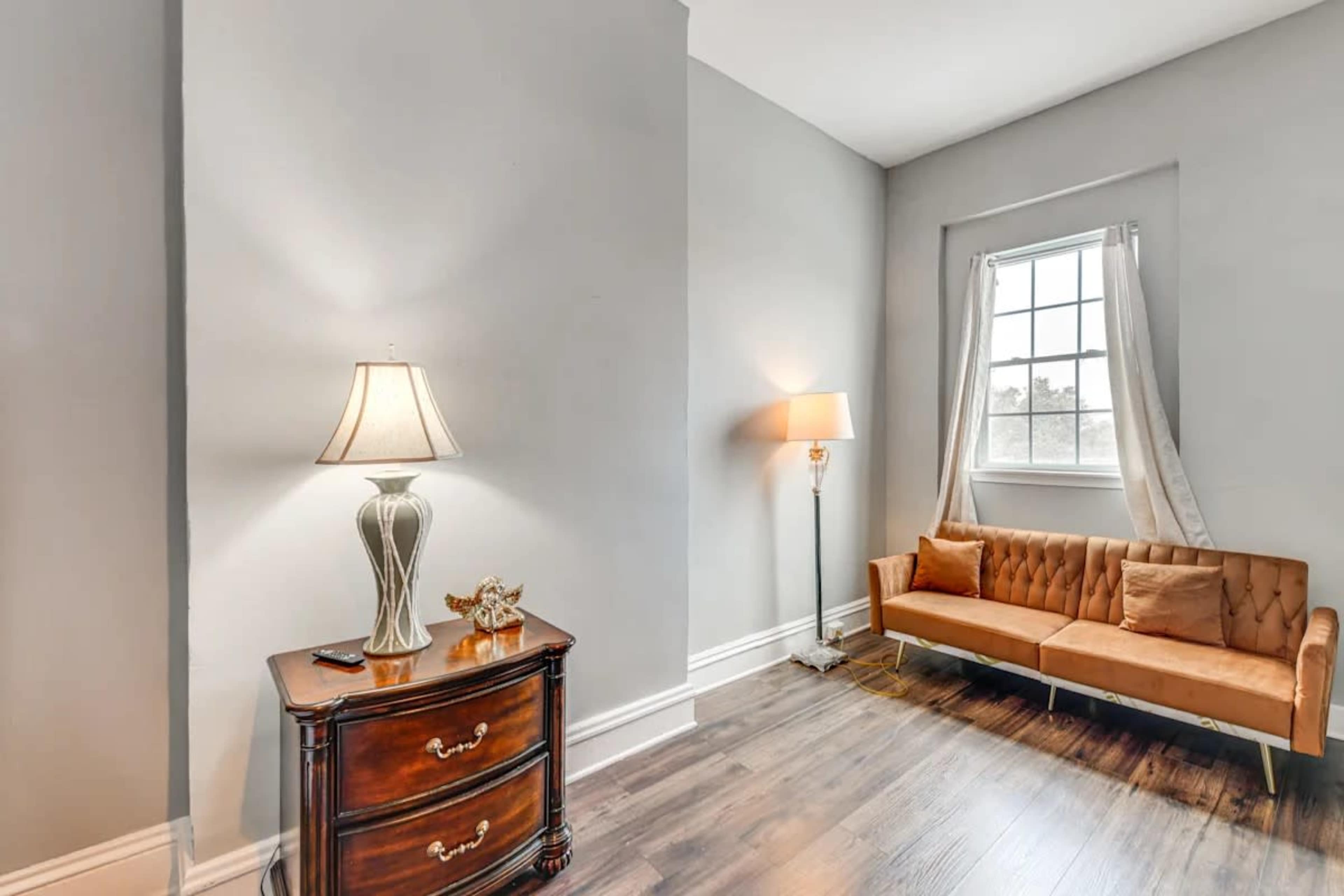Luxurious Downtown Loft with Skyline View Image in Downtown, Richmond, VA