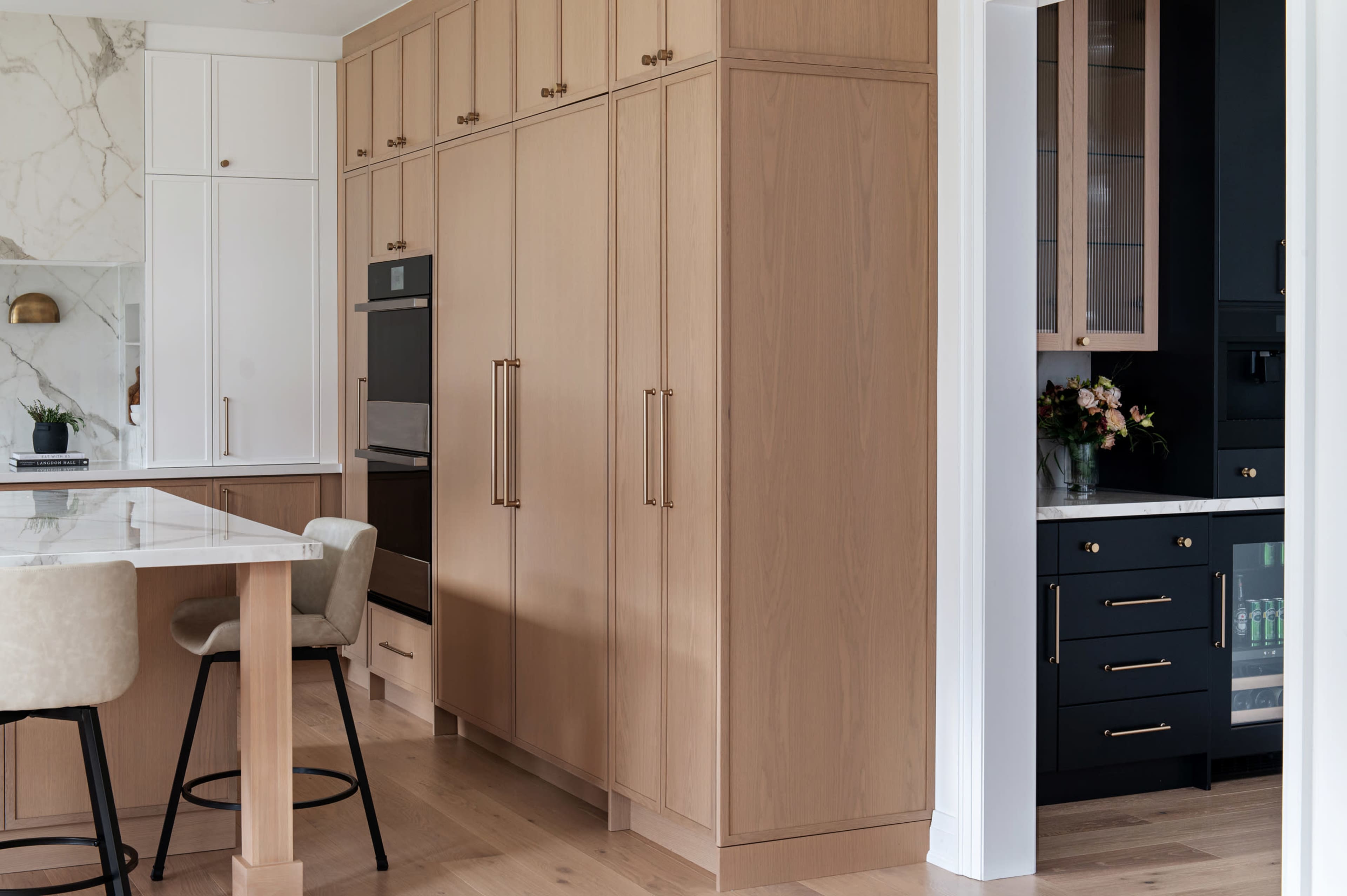 Luxury designer kitchen available for photoshoots and film in the GTA Image in East Gwillimbury, Holland Landing, ON