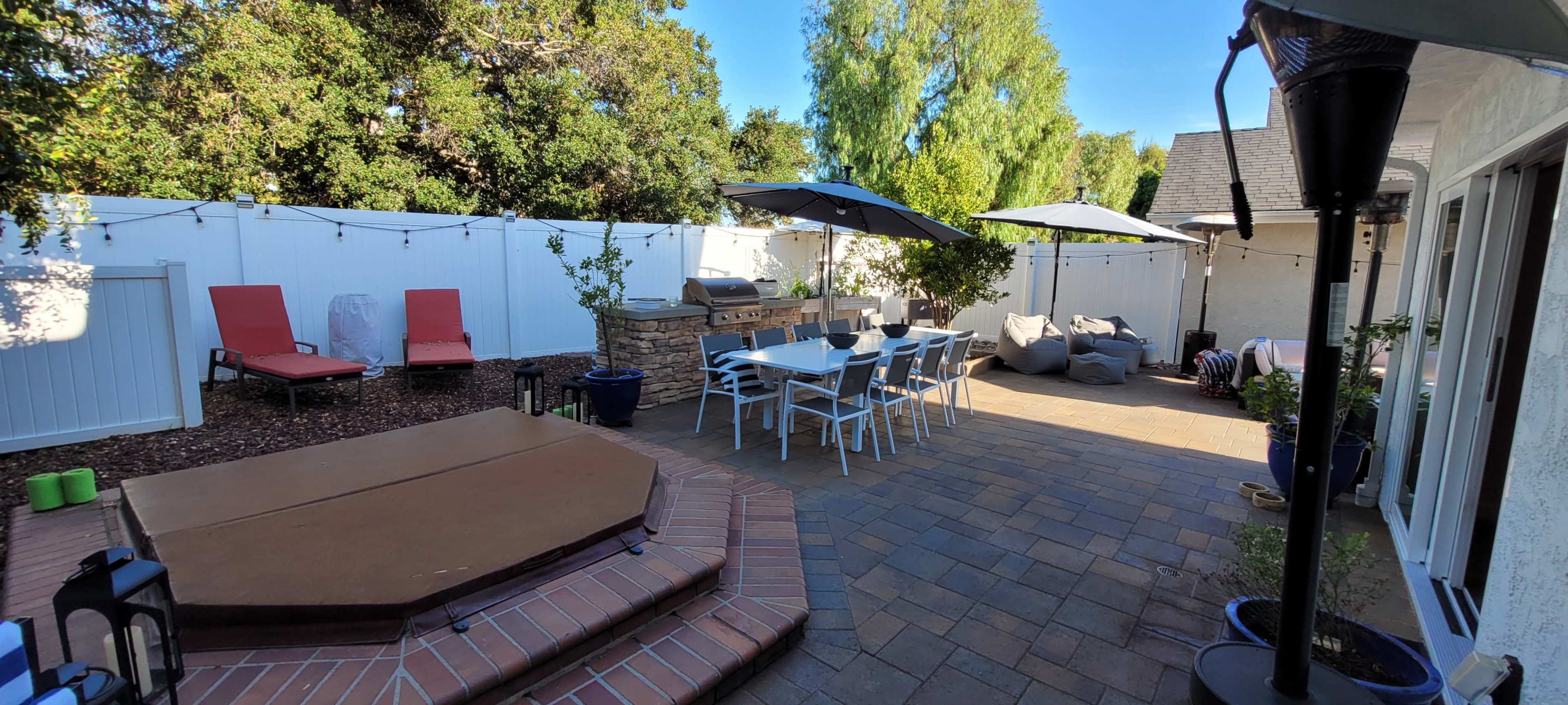 Light-Filled & Contemporary House Image in Laguna Hills, Laguna Hills, CA