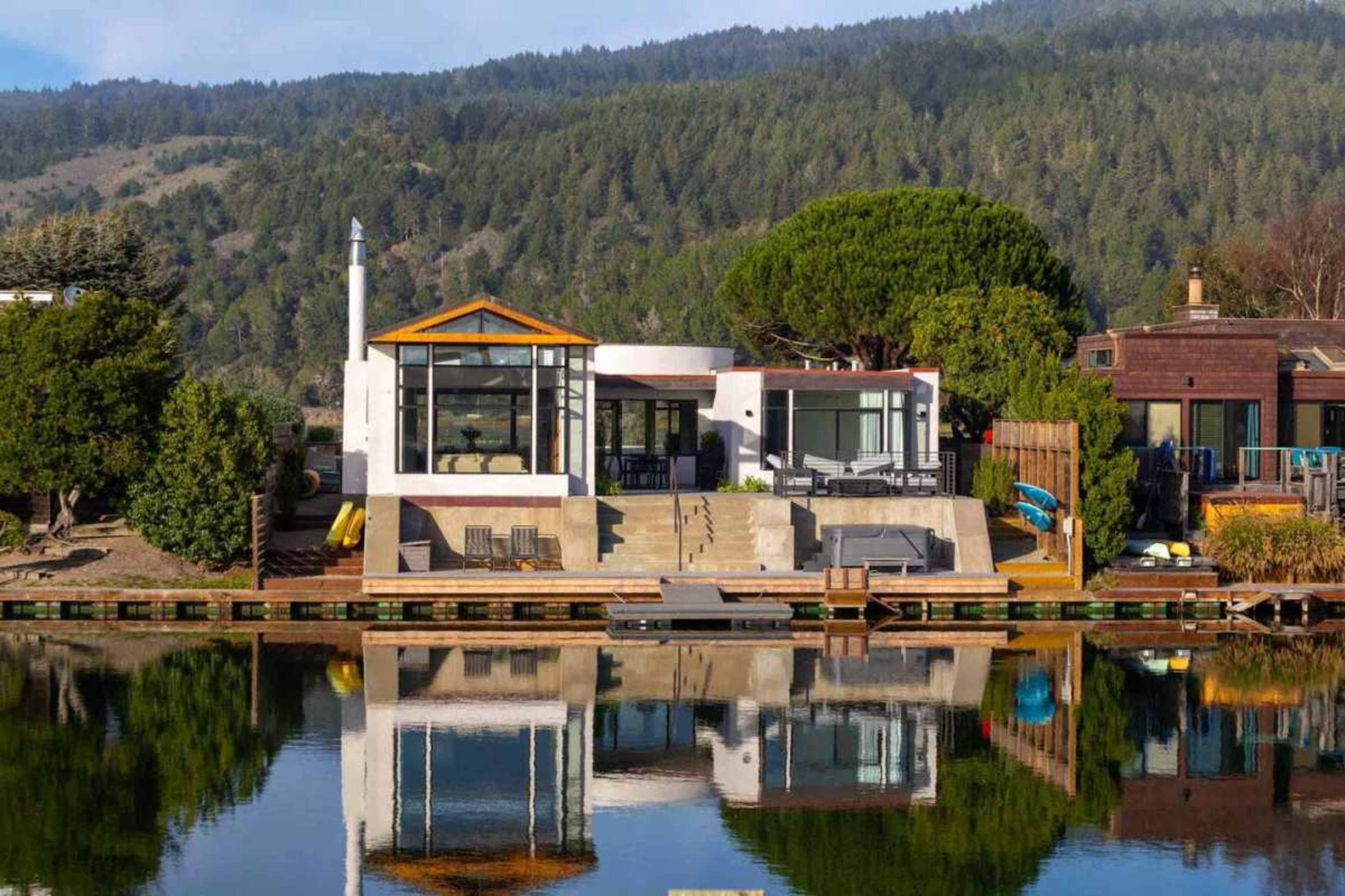 Luxury Waterfront Escape Home with Hot Tub, Firepit and many more! Image in Stinson Beach, Stinson Beach, CA