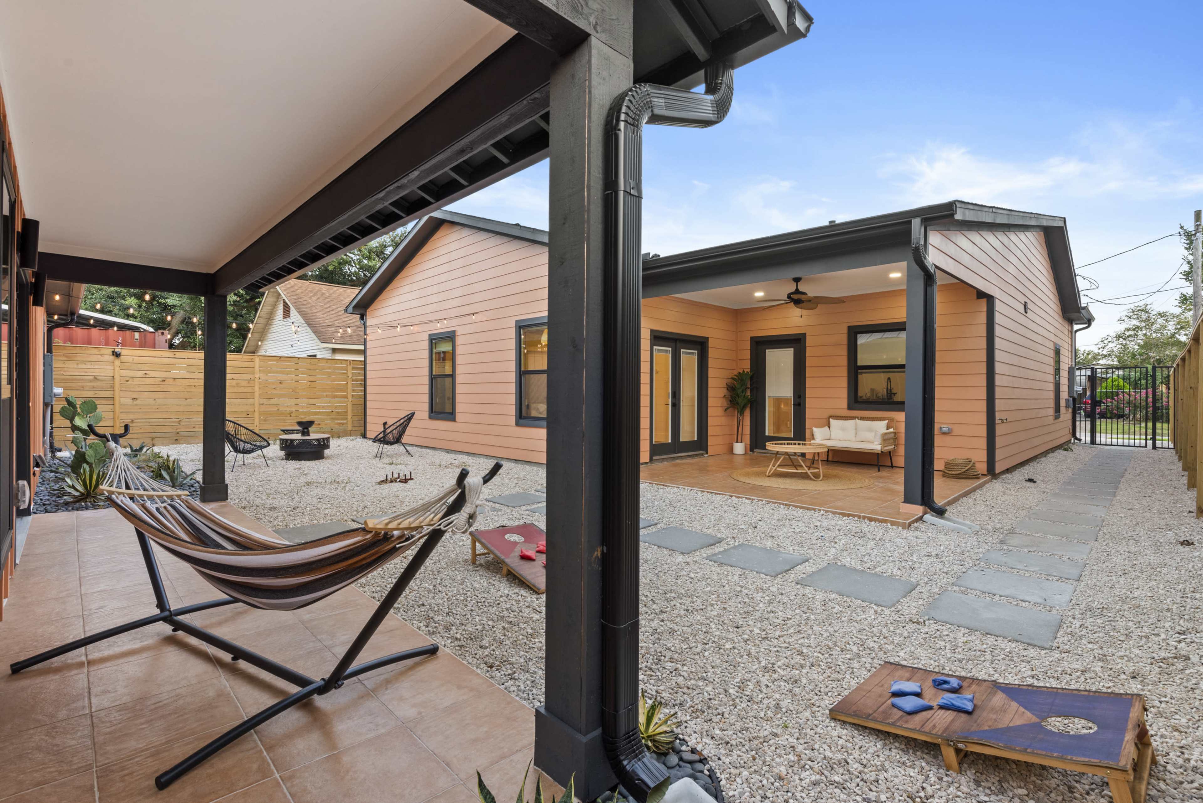 Desert Rose DUO✨ Two homes - Brand-New Modern Space with Instagrammable Design & Amazing Patio Image in Greater East End, Houston, TX