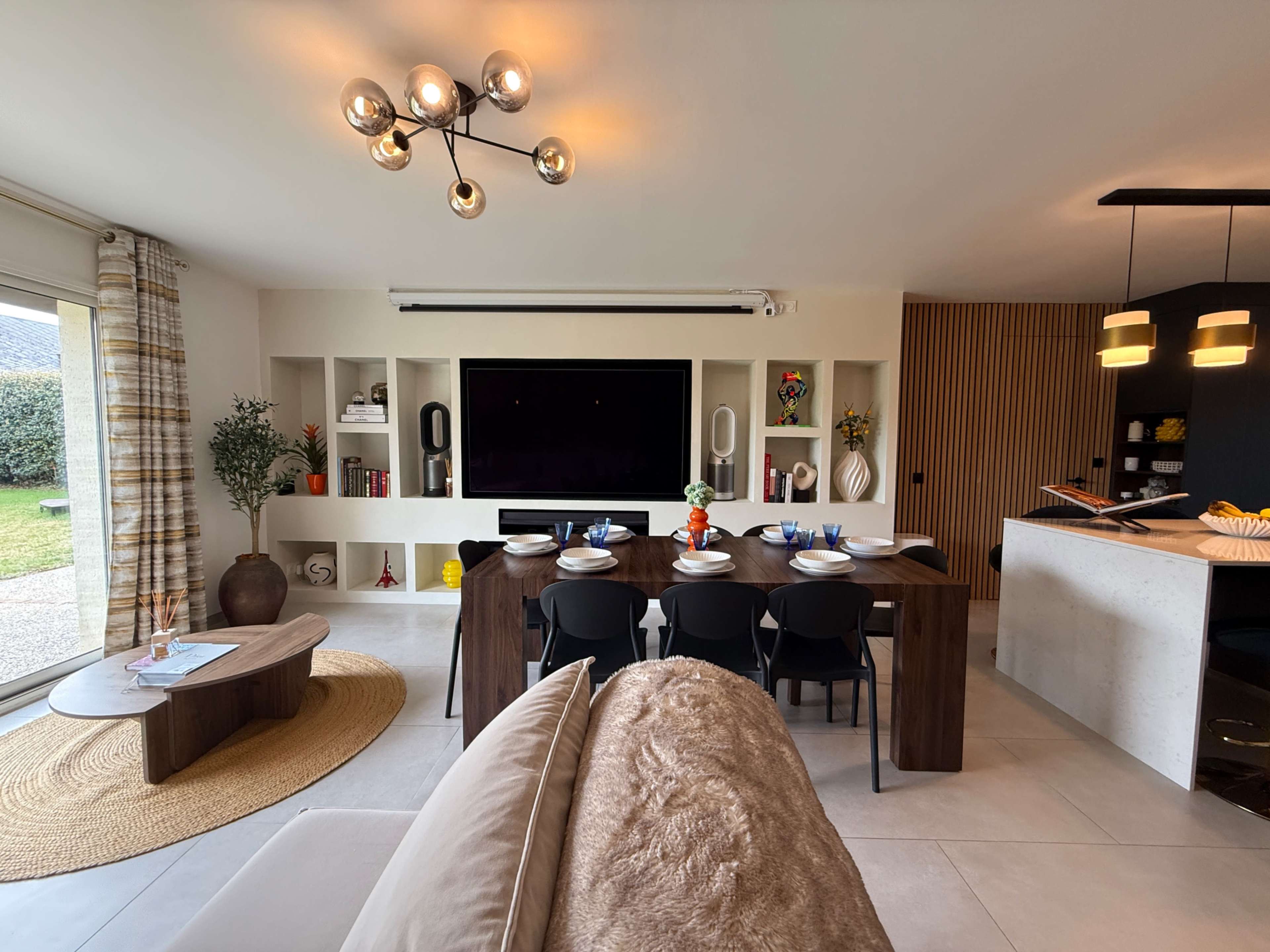 Lieu de tournage gaming/geek tout équipé en domotique dans un lieu calme avec très grand jardin Image in , Moncé en belin