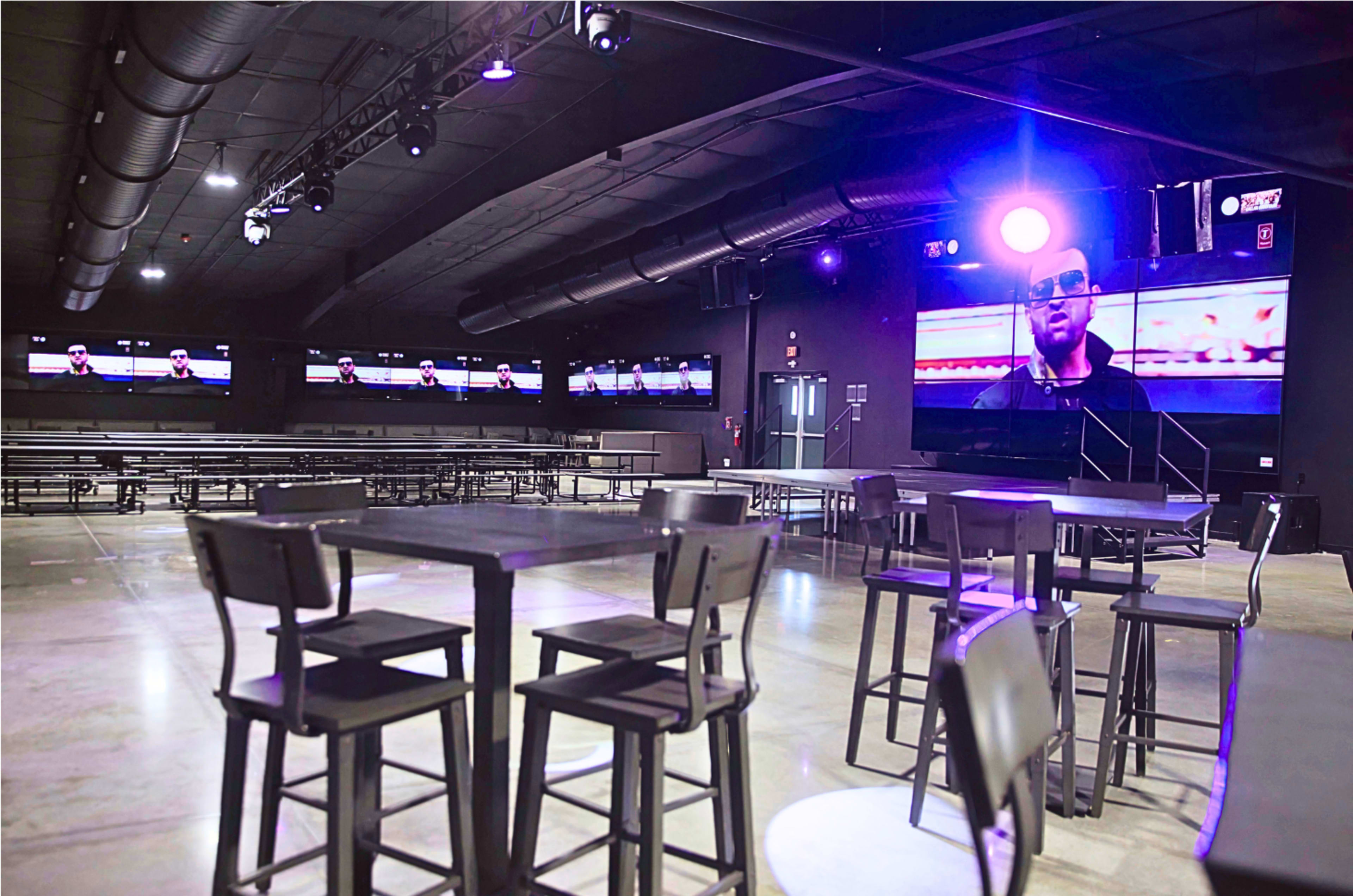 Historic Palmetto, FL - Industrial, spacious, state-of -art AV system with 36 85" LED TVs!! Image in Palmetto, Palmetto, FL
