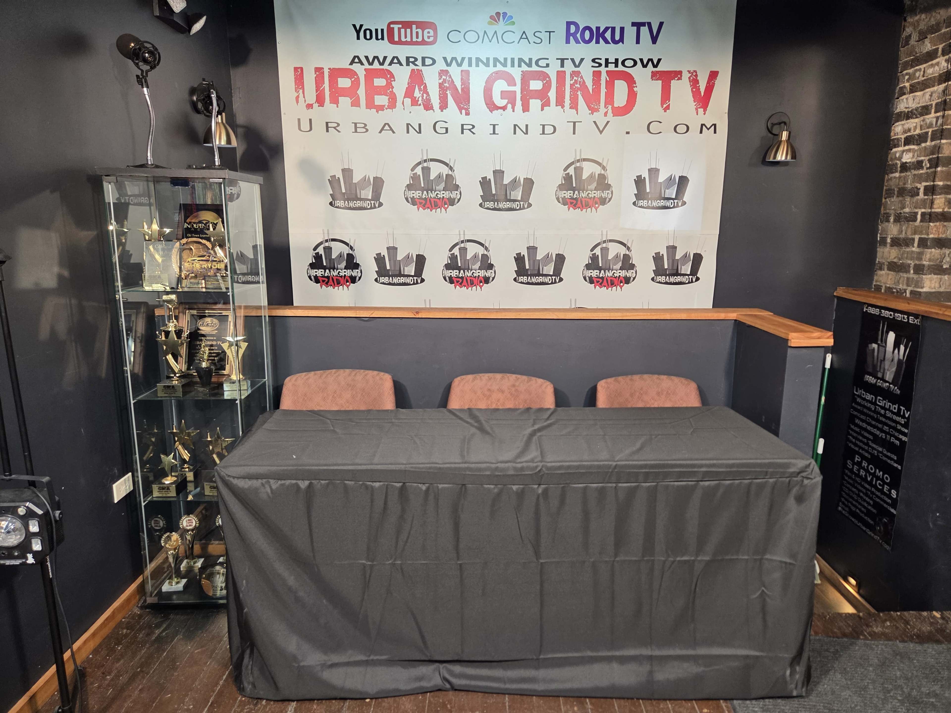 Professional TV Set, Podcast Studio, Photo Studio, Audio Recording Studio & Meeting Space! Image in Proviso Township, Forest Park, IL