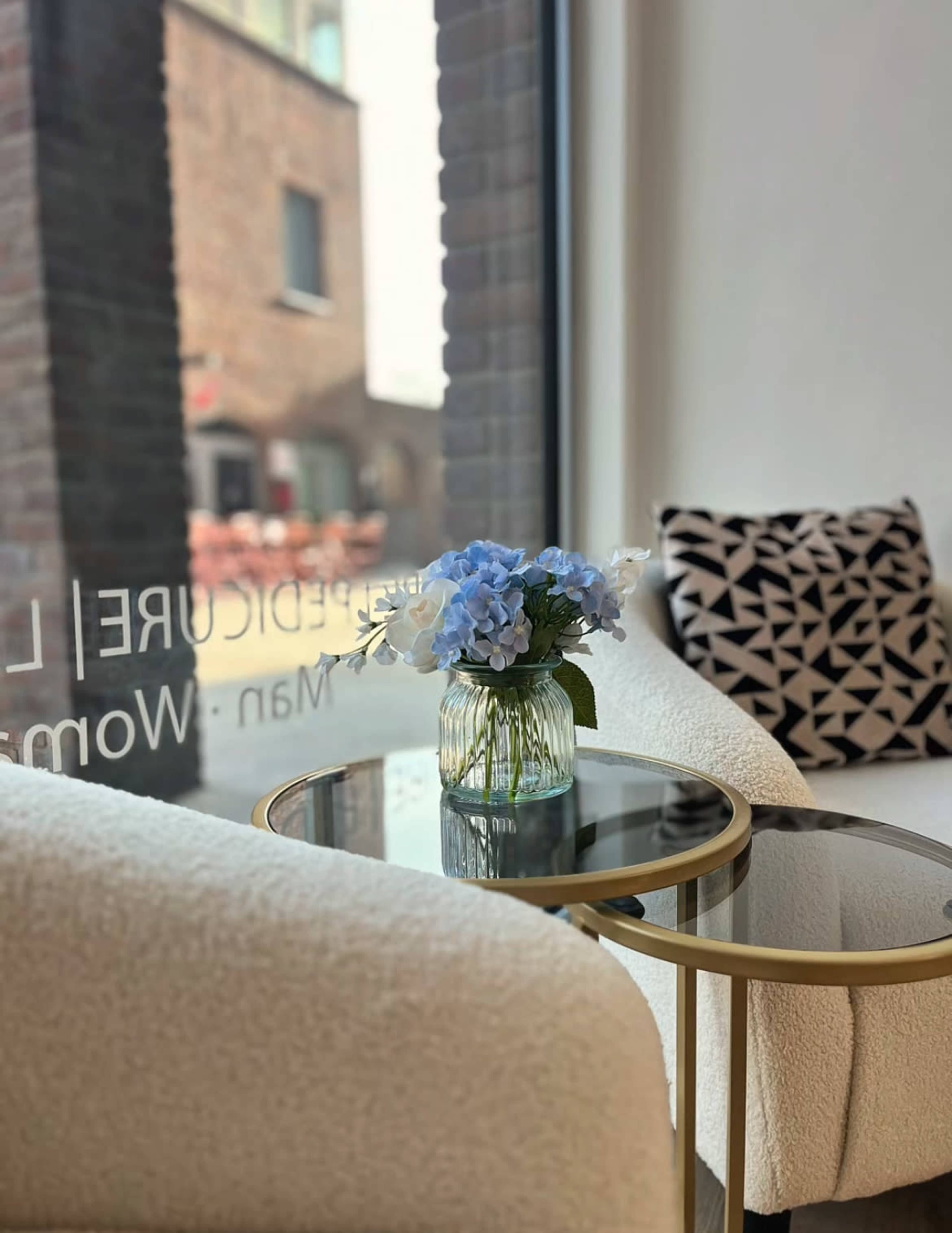 Beauty Studio. Image in Walthamstow, London, ENG