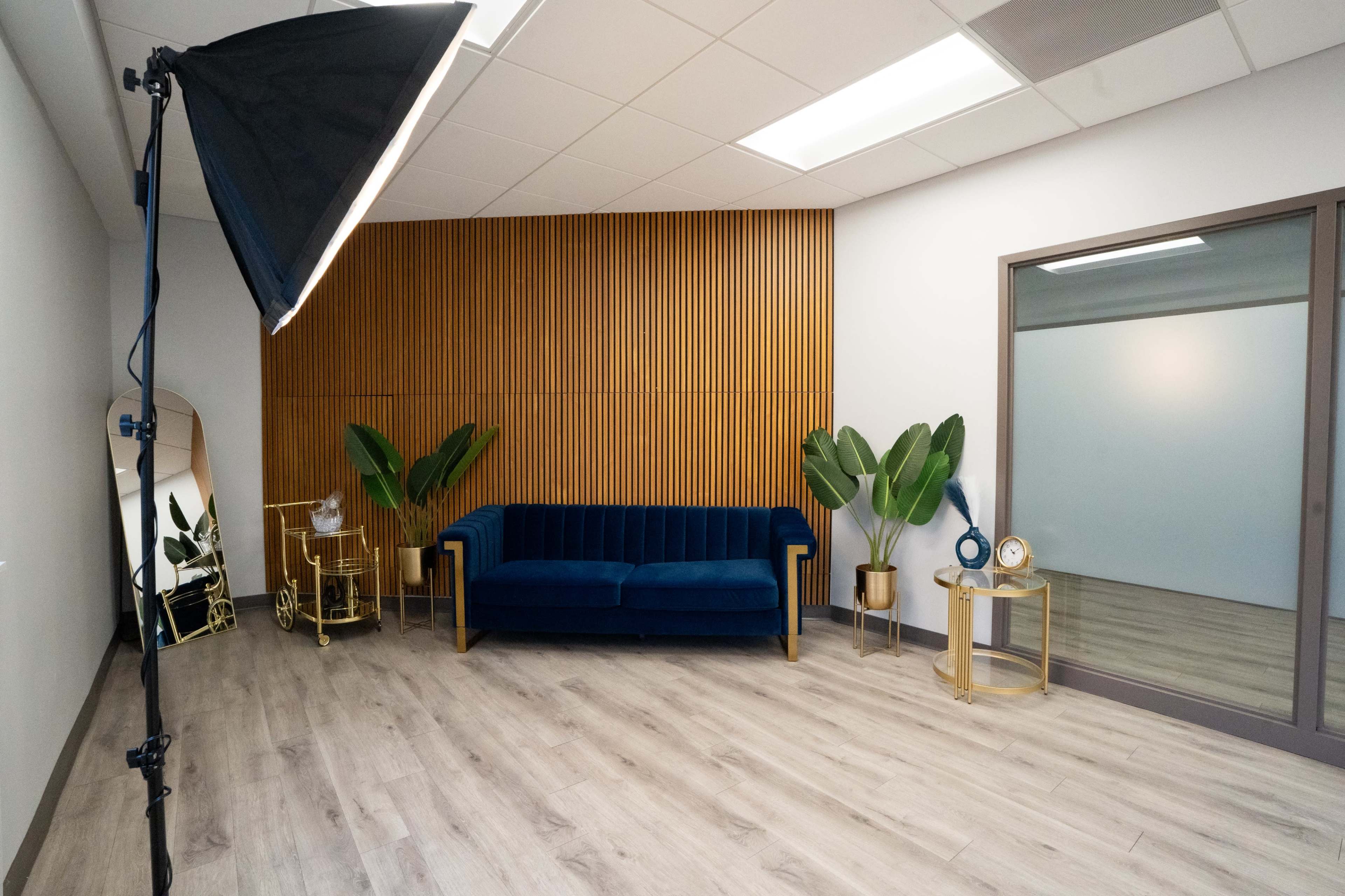 Sleek Glam Station With Lighting Image in Woodlawn, Baltimore, MD