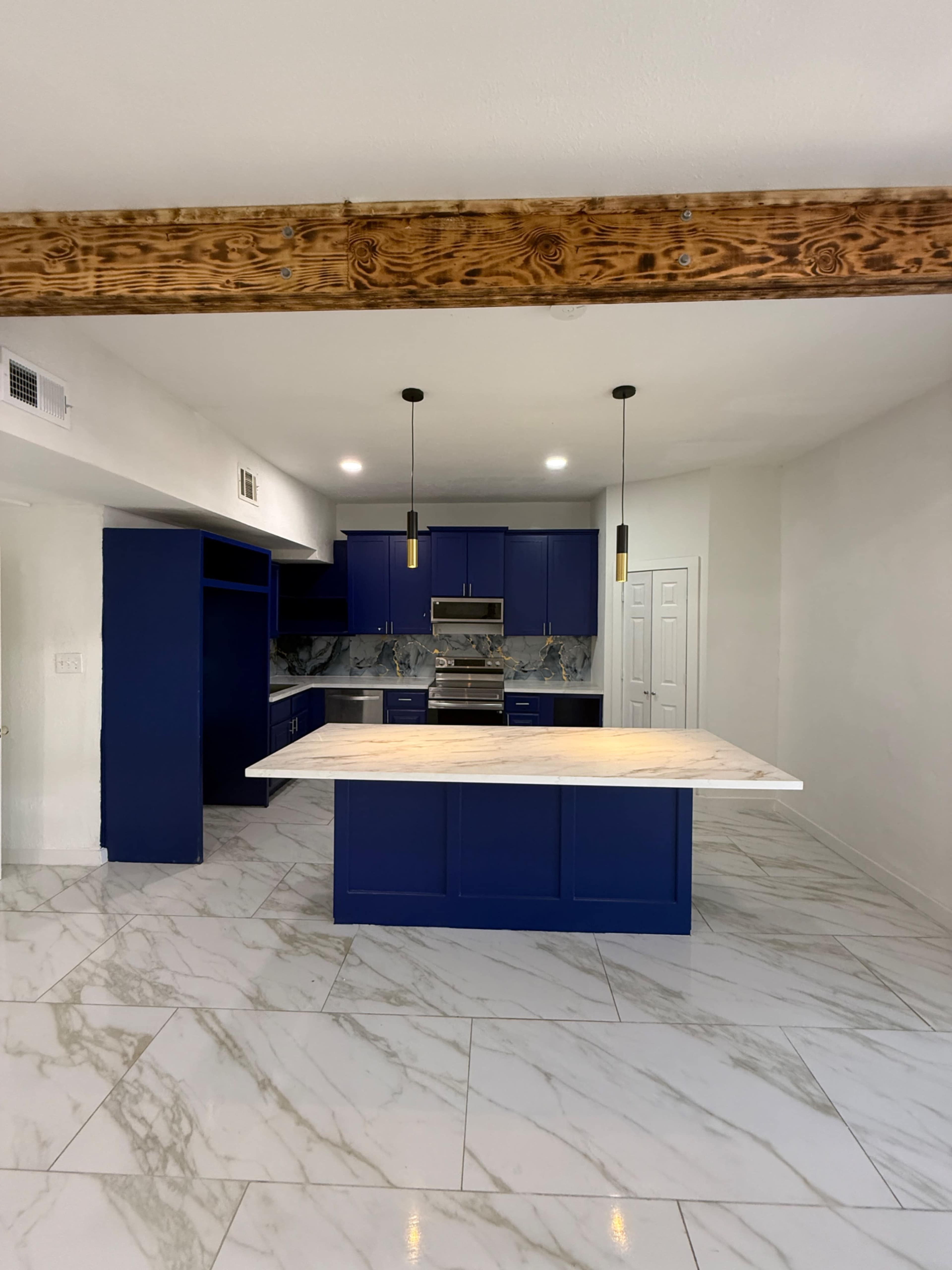 Urban Houston Event Studio with Bright Lighting & Open Layout Image in Westfield Estates, Houston, TX