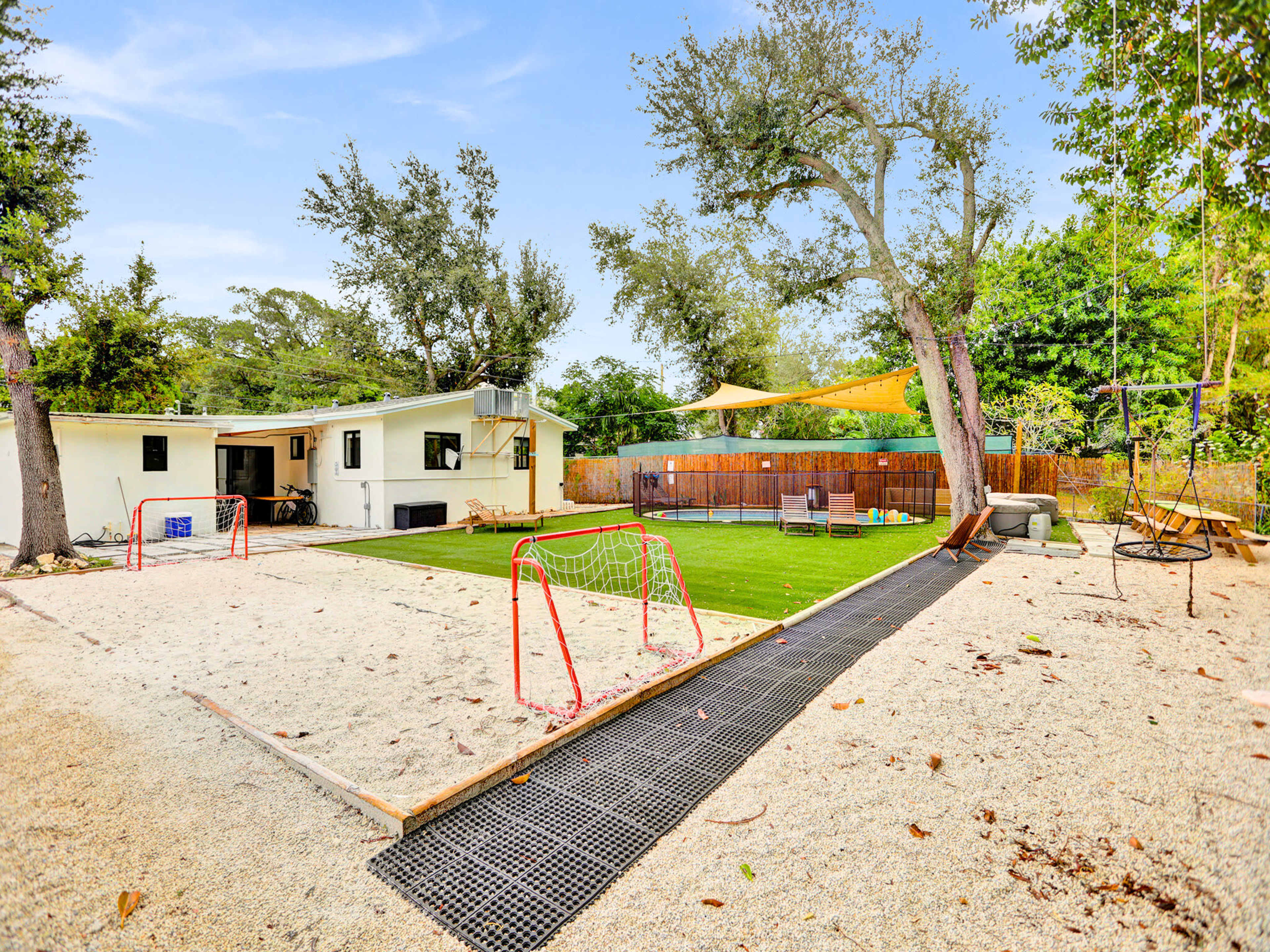 Lakefront Oasis with Pool and Large Backyard Perfect for Events Image in West Park, west paek, FL