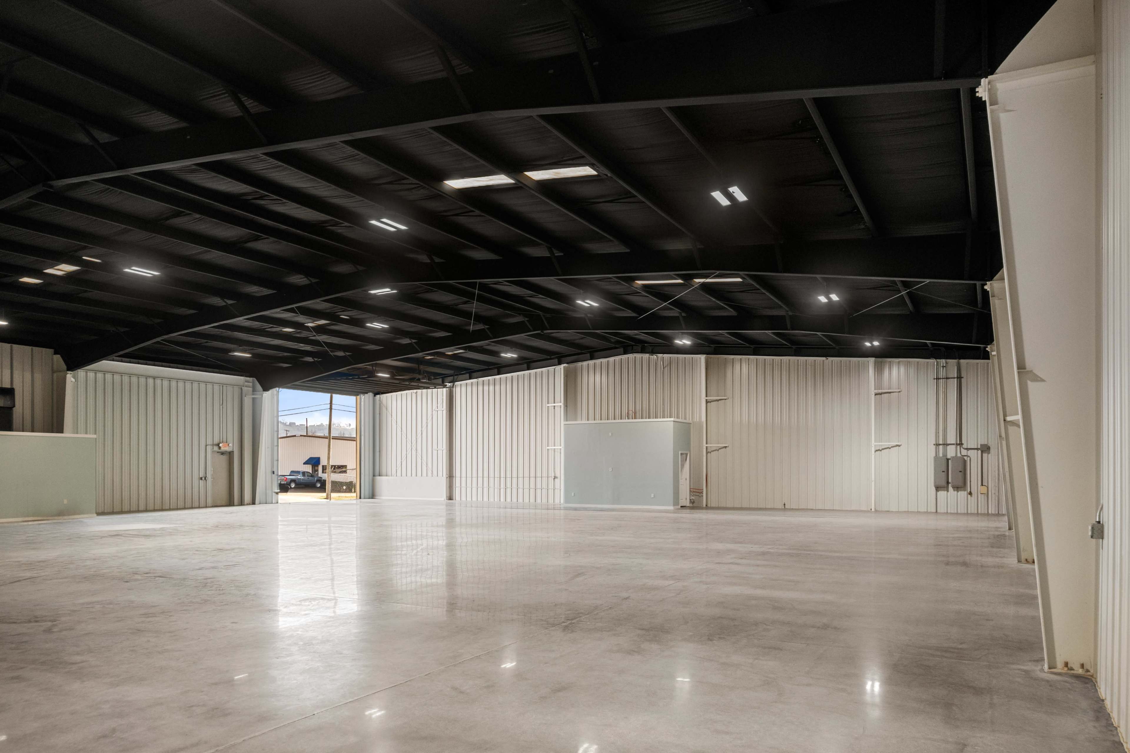 10,000sqft Industrial Sanctuary in the heart of Chattanooga Image in Riverside, Chattanooga, TN