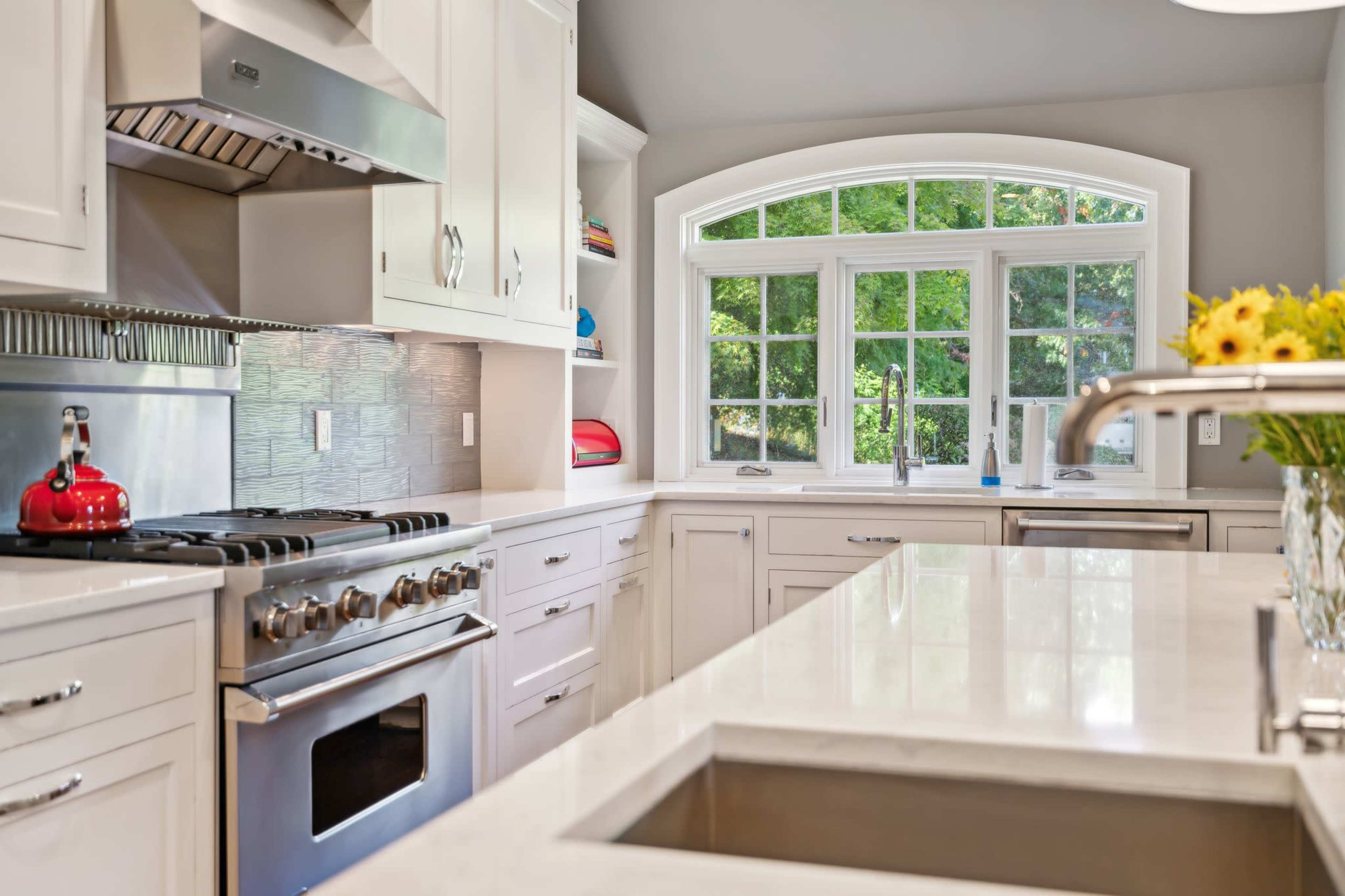 Nyack Hillside Haven with Hudson River Views Image in Orangetown, Nyack, NY