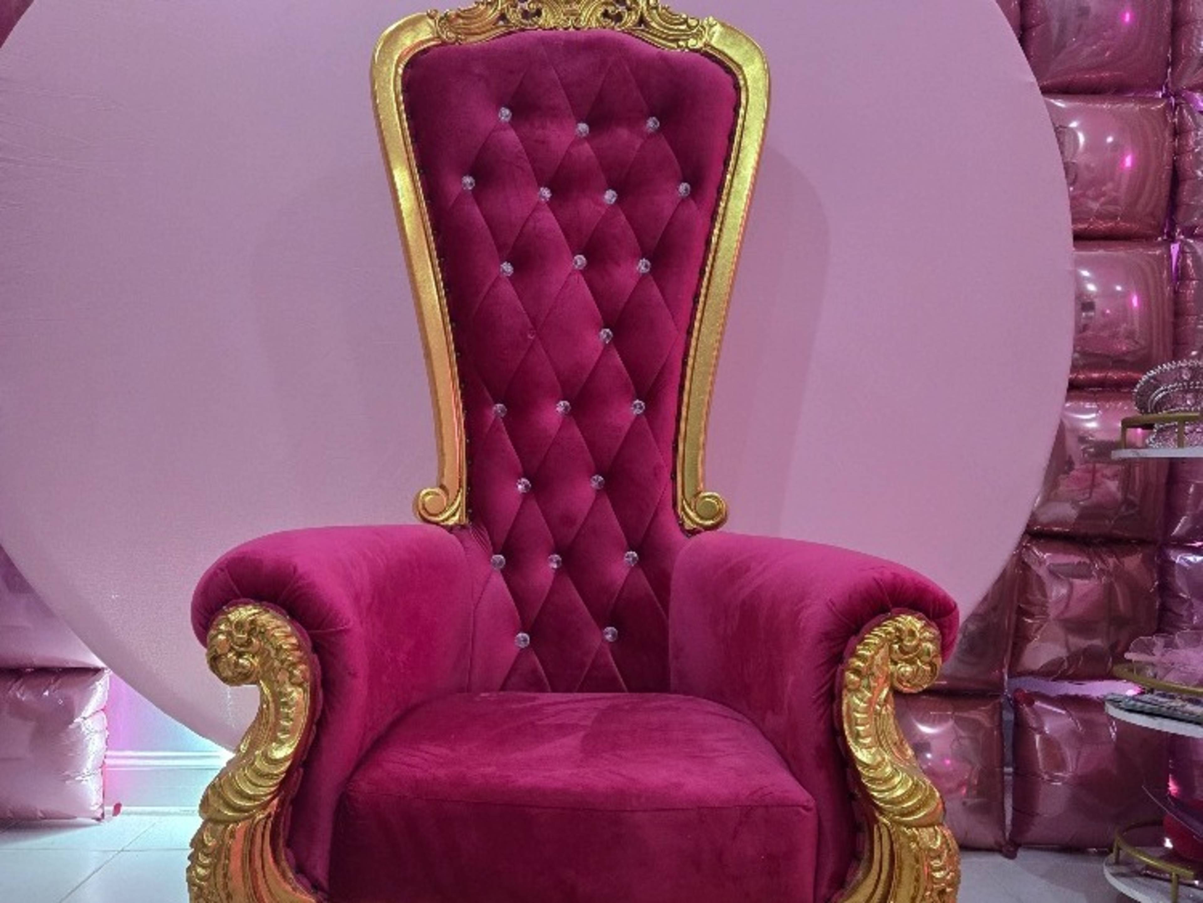 Queen Chair