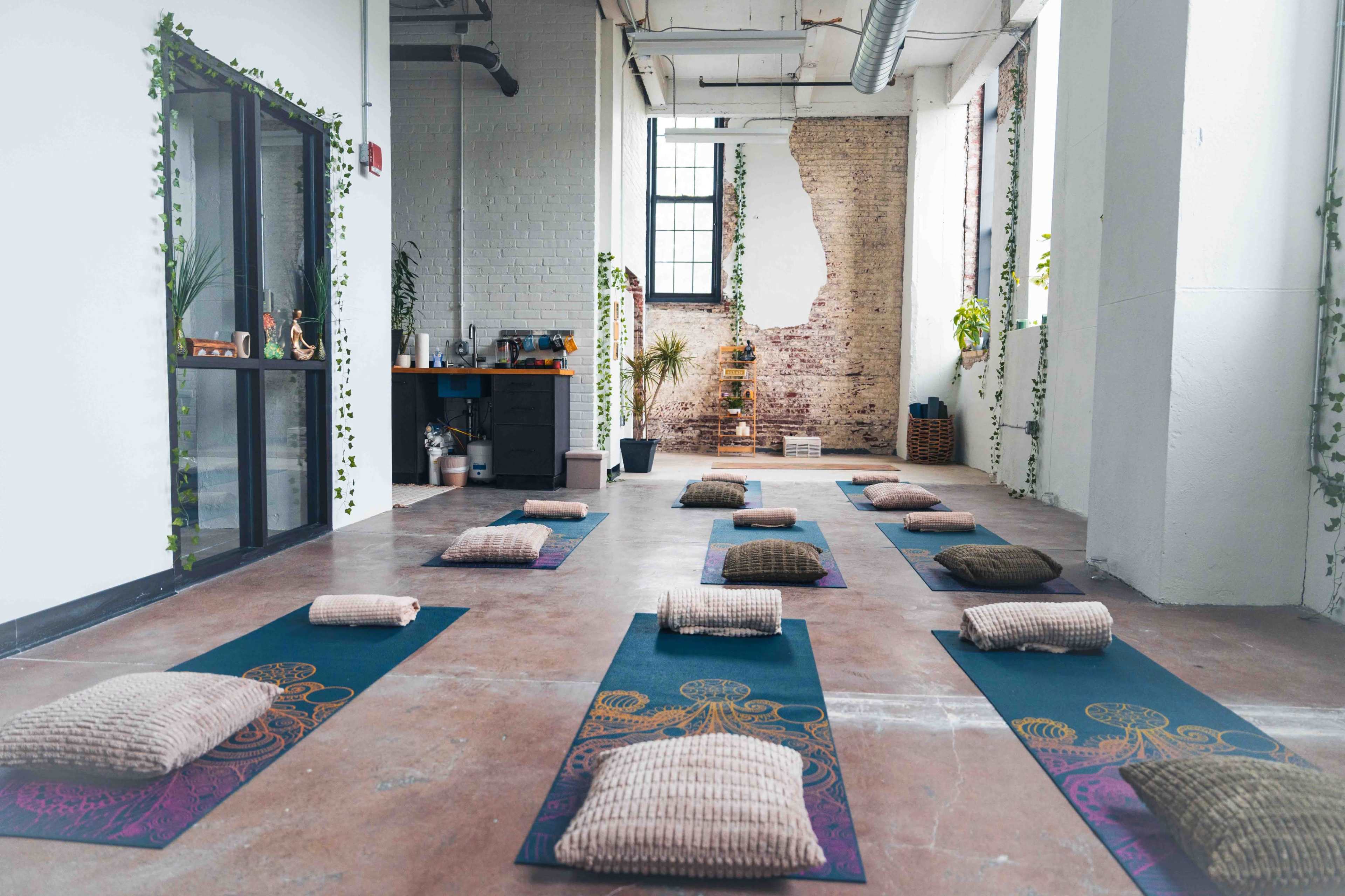 Downtown Rustic Yoga Space with Natural Light Image in Center City, Philadelphia, PA