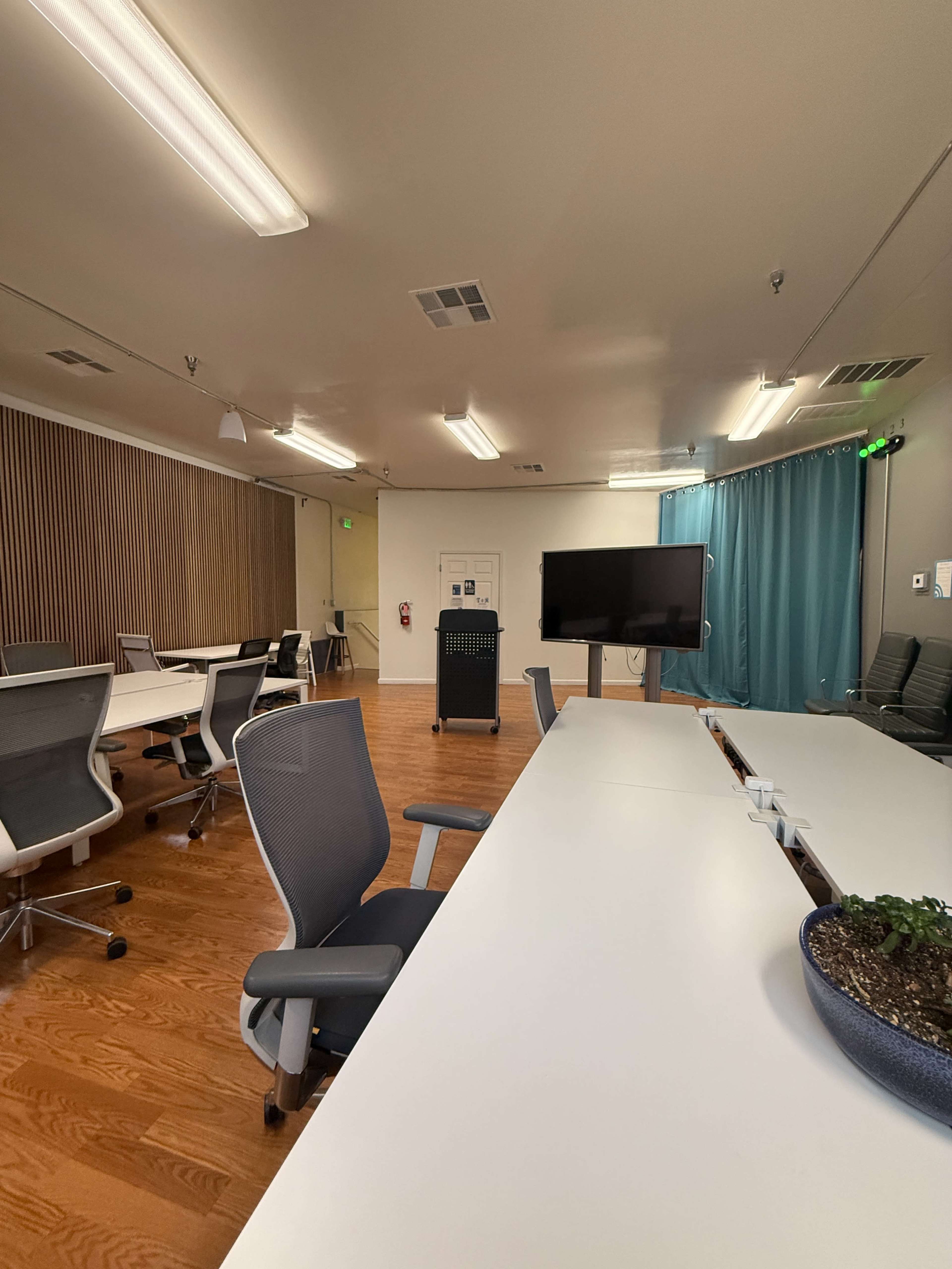 Hillcrest Event Space/Large Conference Room with Amenities Image in Hillcrest, San Diego, CA