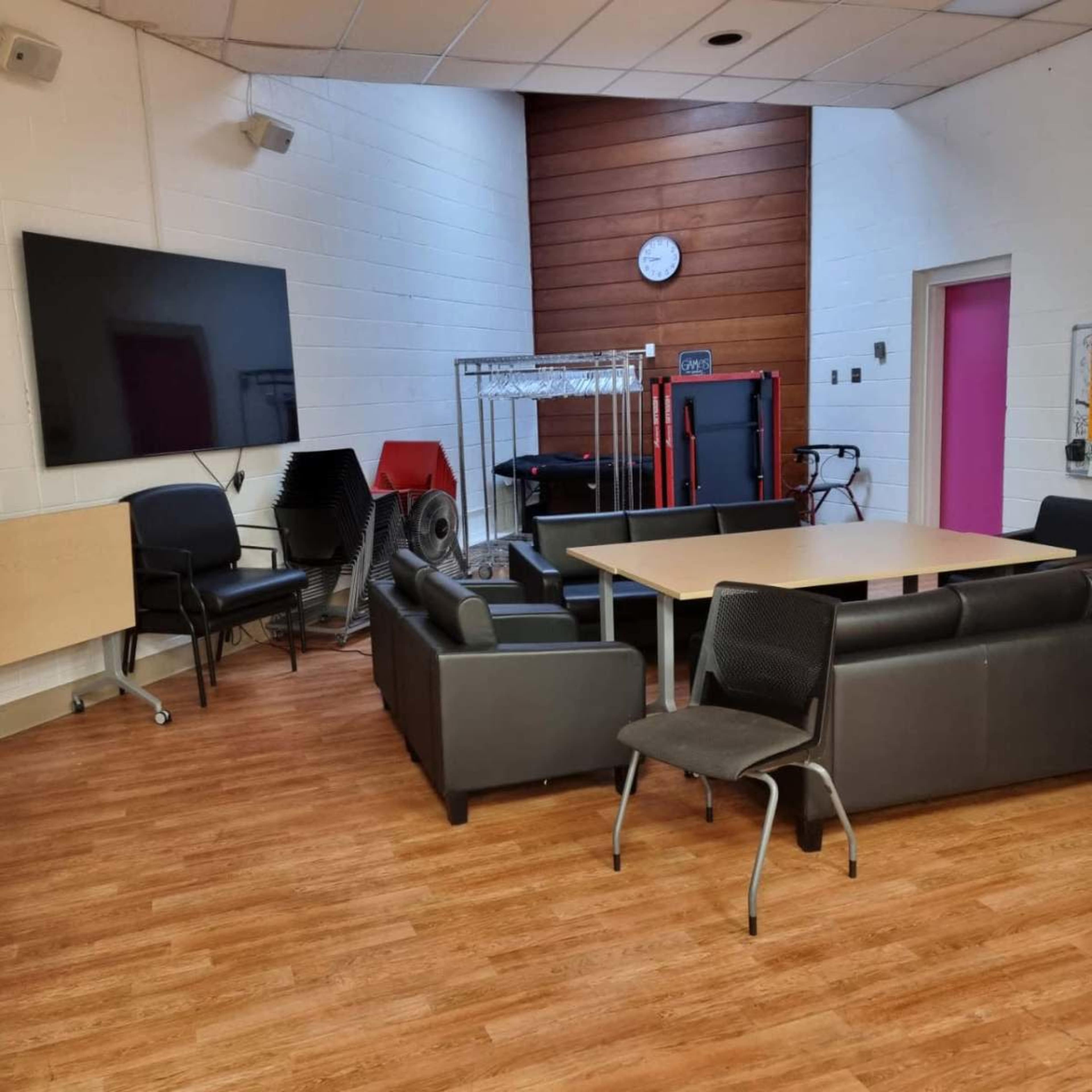 Private Meeting Room – Warden Woods Community Centre Image in Oakridge, Scarborough, ON