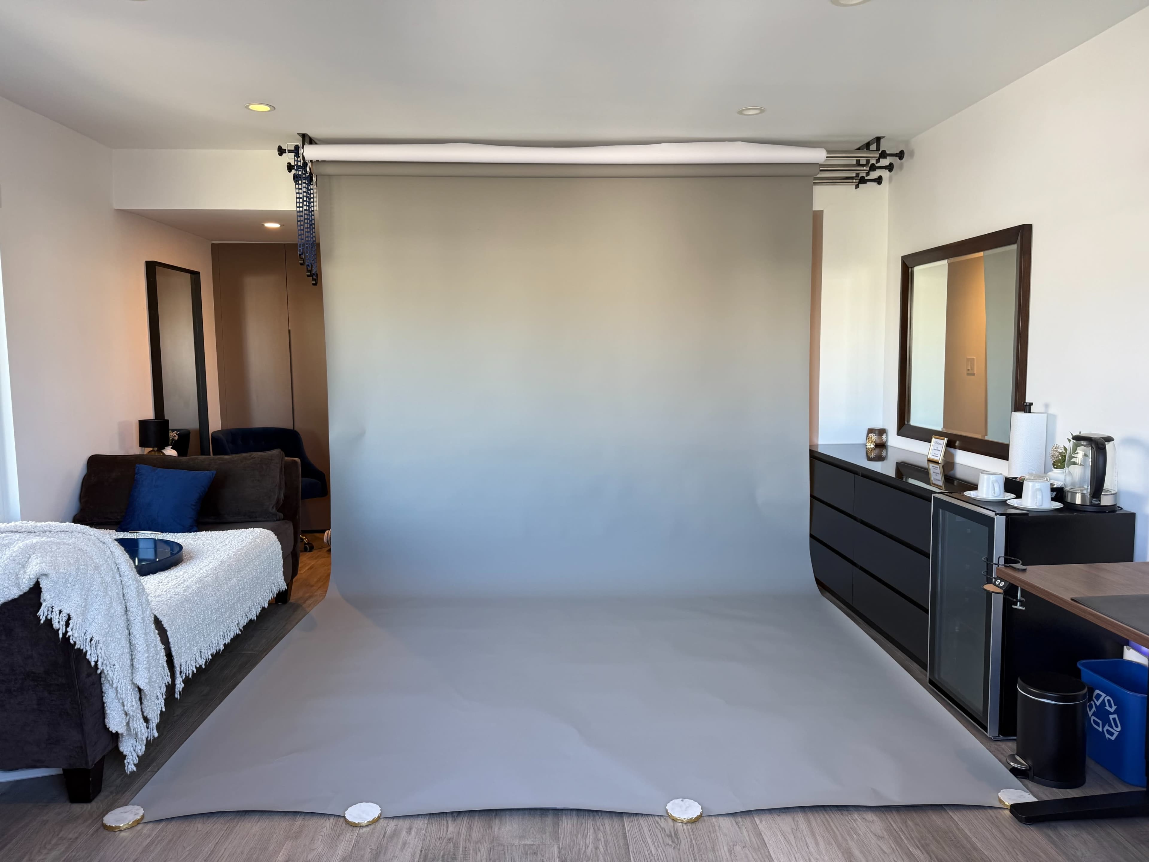 Marina Photo Studio w/ 3 Backdrops + Private Patio w/ OCEAN VIEW + Private Bathroom + Parking Spot & More Image in Venice, Marina Del Rey, CA