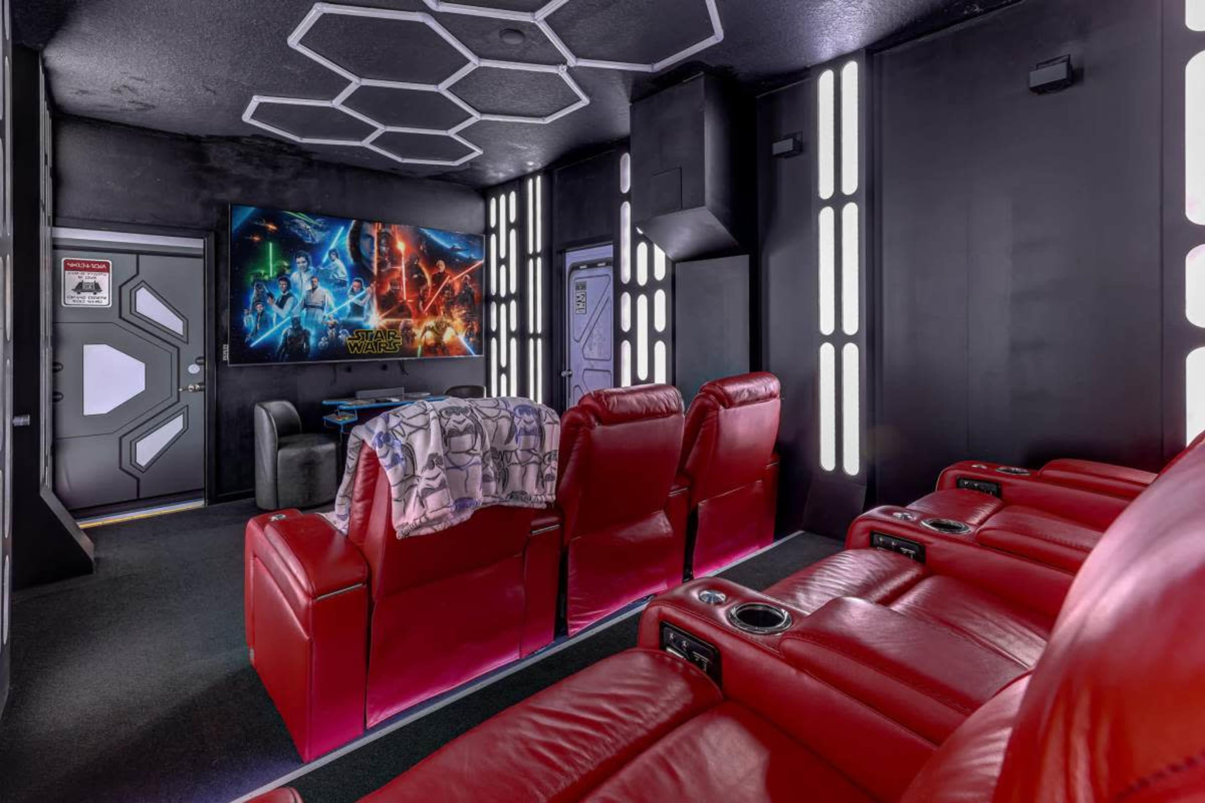 8-Bedroom Starship-Inspired Creative Space with Themed Planet Suites Image in Kissimmee, Kissimmee, FL