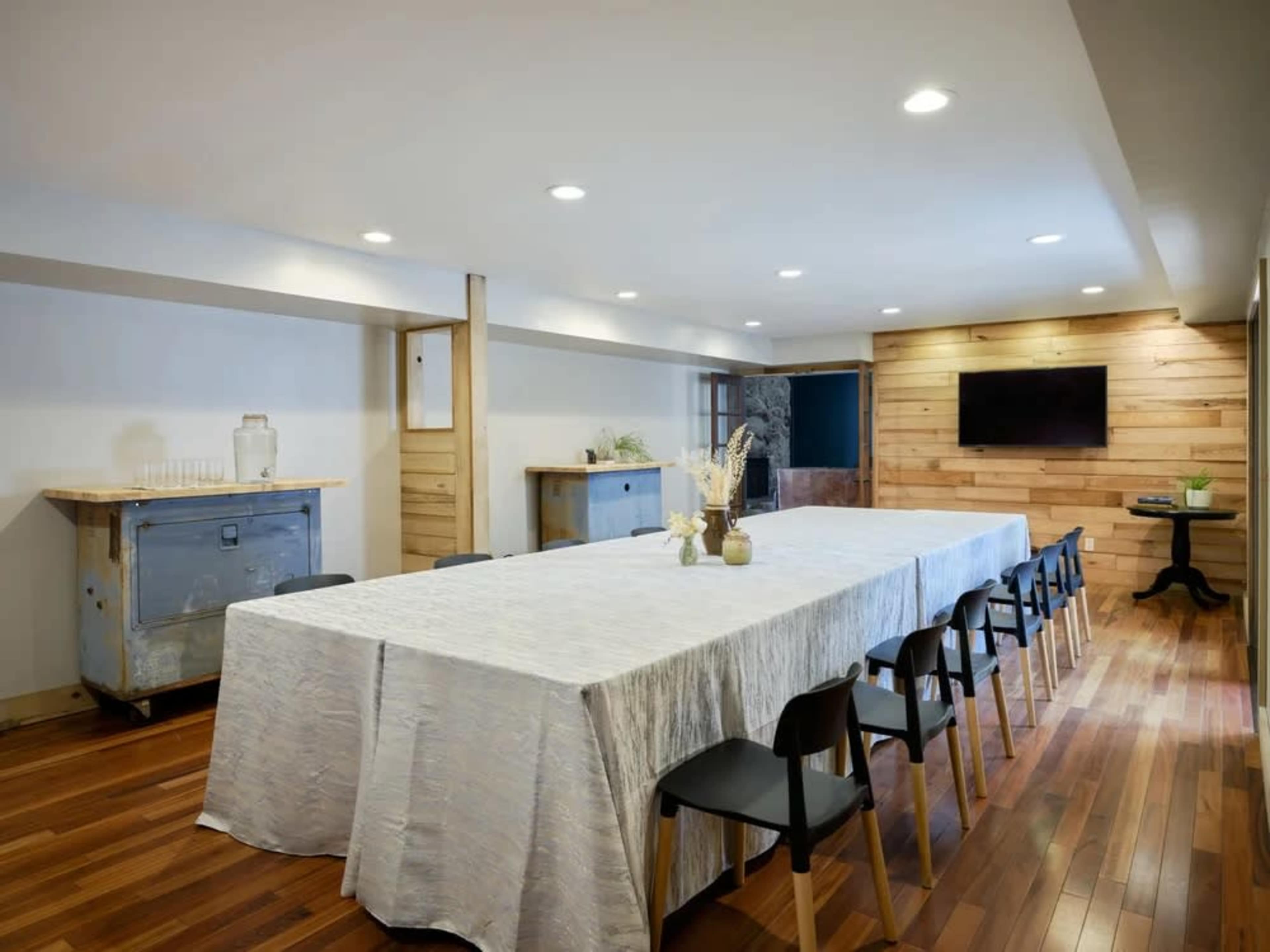 Mountain-Inspired Retreat Space in South Lake Tahoe Image in South Lake Tahoe, South Lake Tahoe, CA