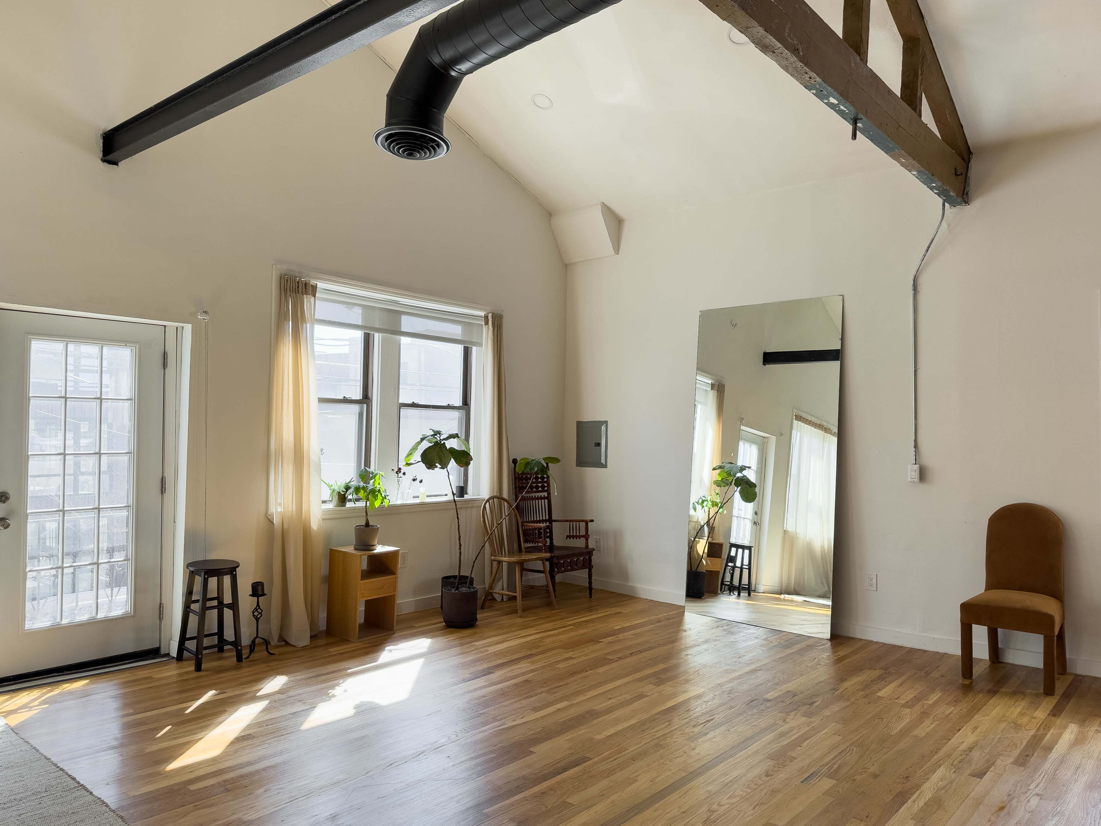 Aesthetic Creative Loft Photo Studio Image in North Ironbound, Newark NJ, NJ