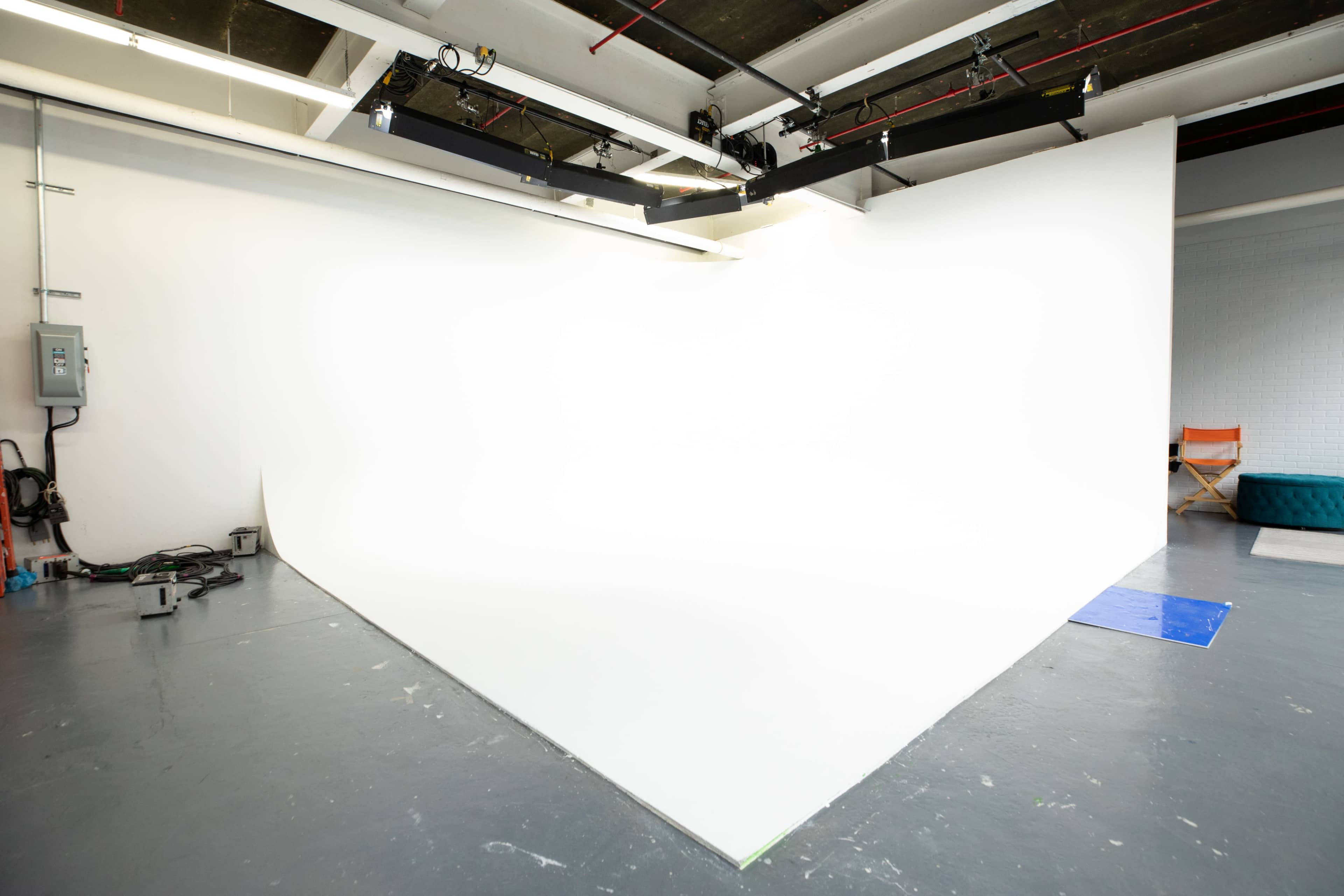 White Cyc Video and Photo Studio Image in Long Island City, Long Island City, NY