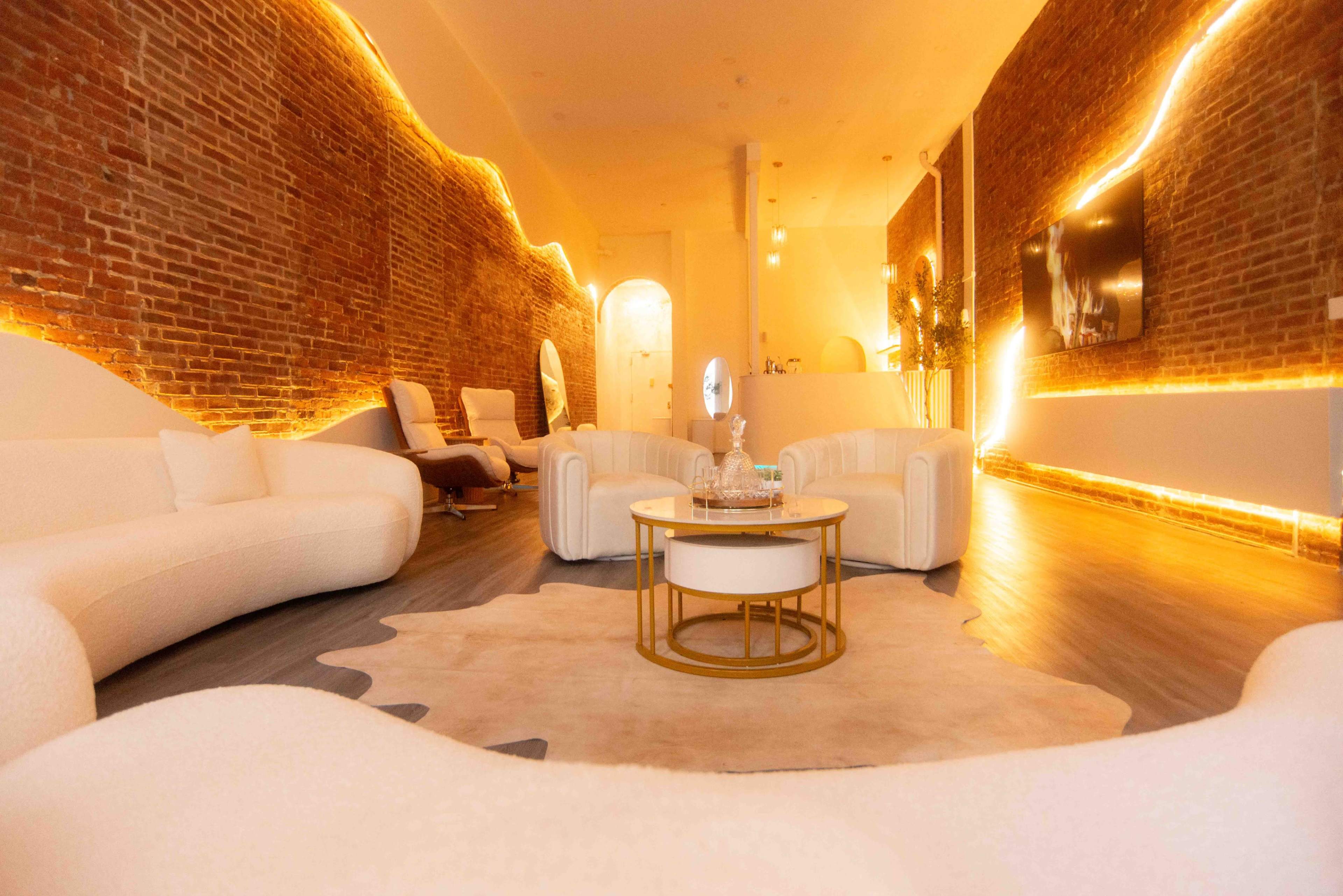 Artistic and Cozy Broadway Venue for your Meetings Image in Midtown Manhattan, New York City, NY