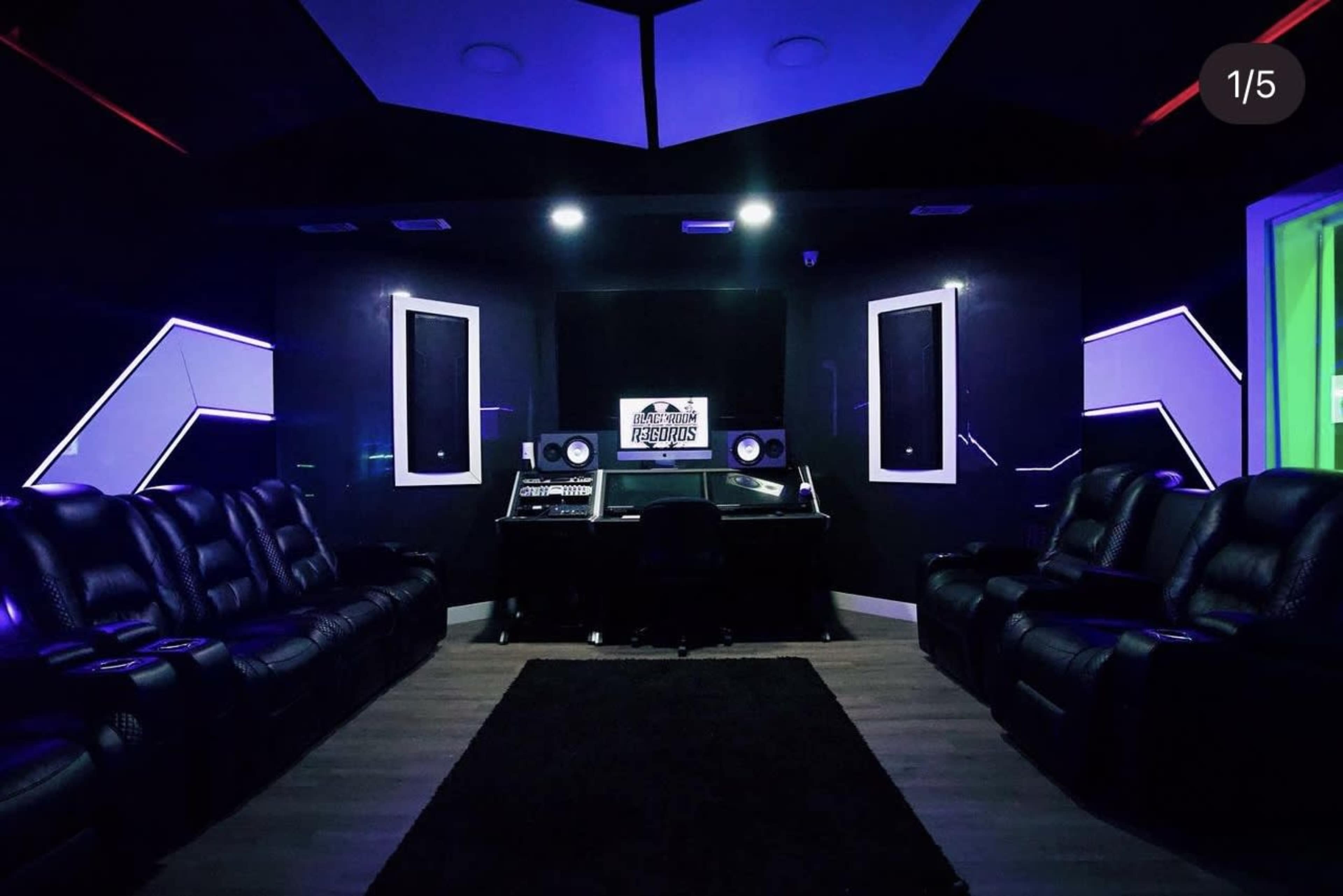 Stylish Studio Entertainment Lounge Image in North Miami Beach, Miami, FL