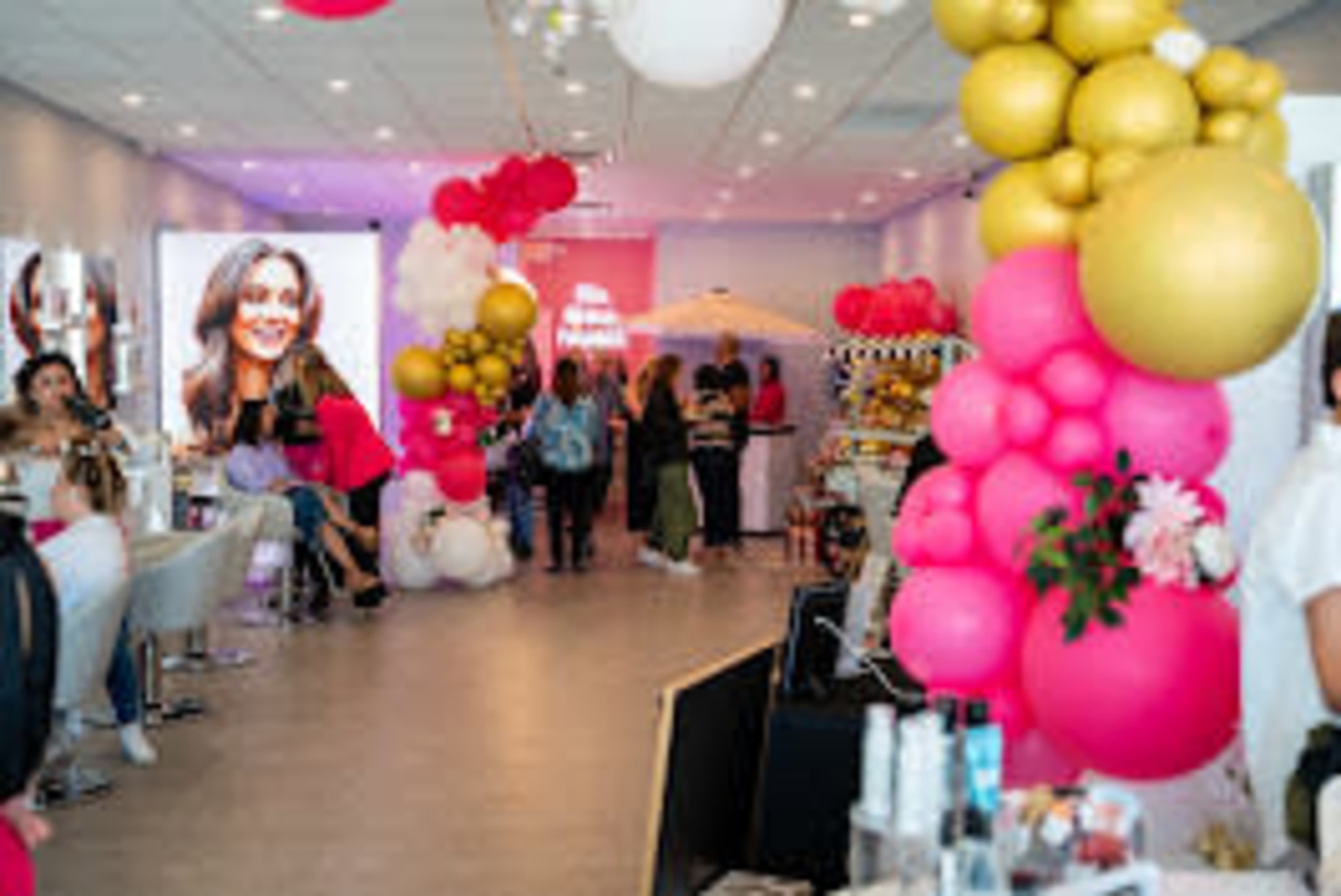 Chic Urban Beauty Studio with Modern Glam Vibes – Perfect for Events & Photoshoots Image in Orange Township, Lewis Center, OH