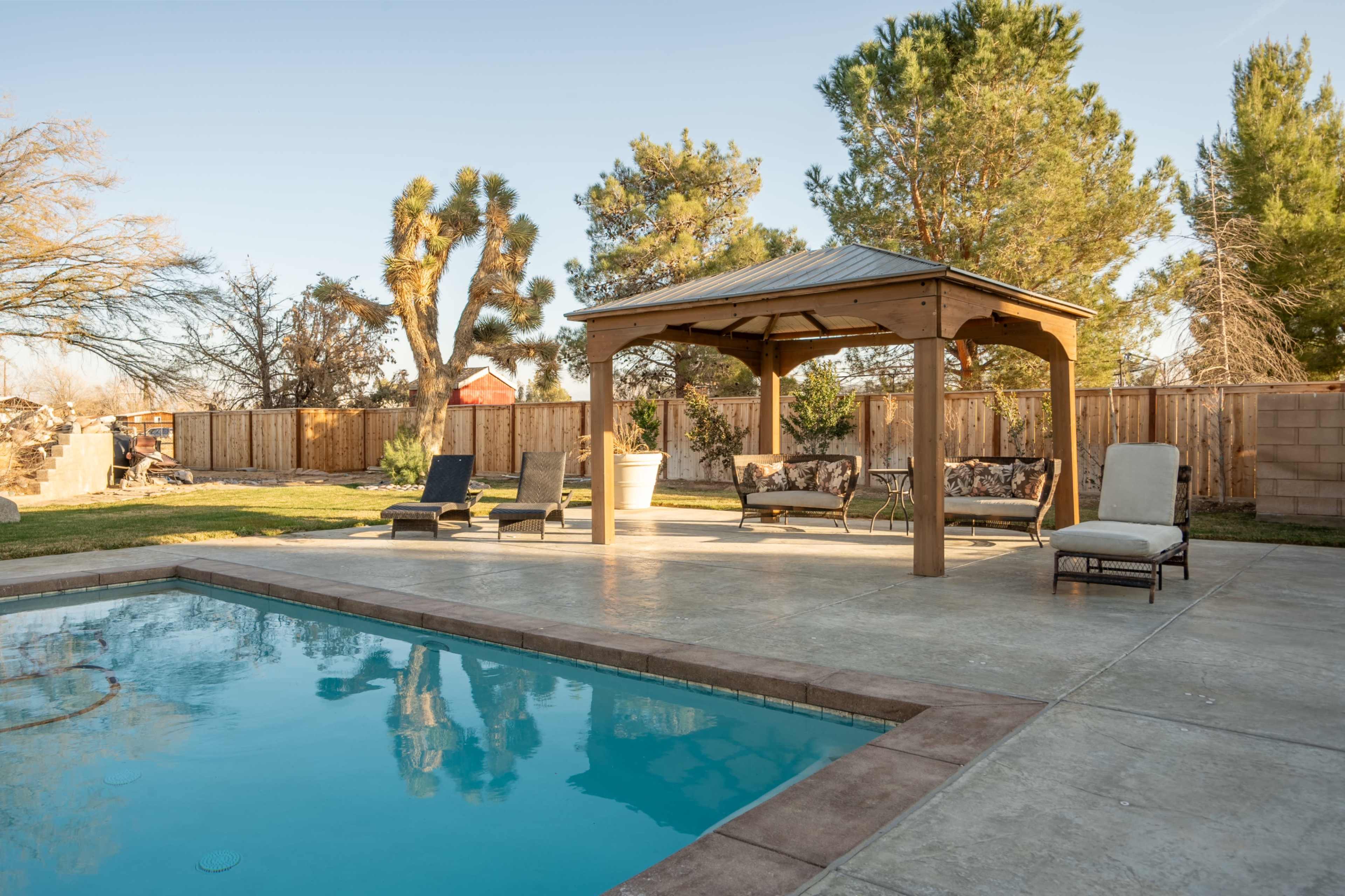Large Pool and backyard Image in Lancaster, lancaster, CA
