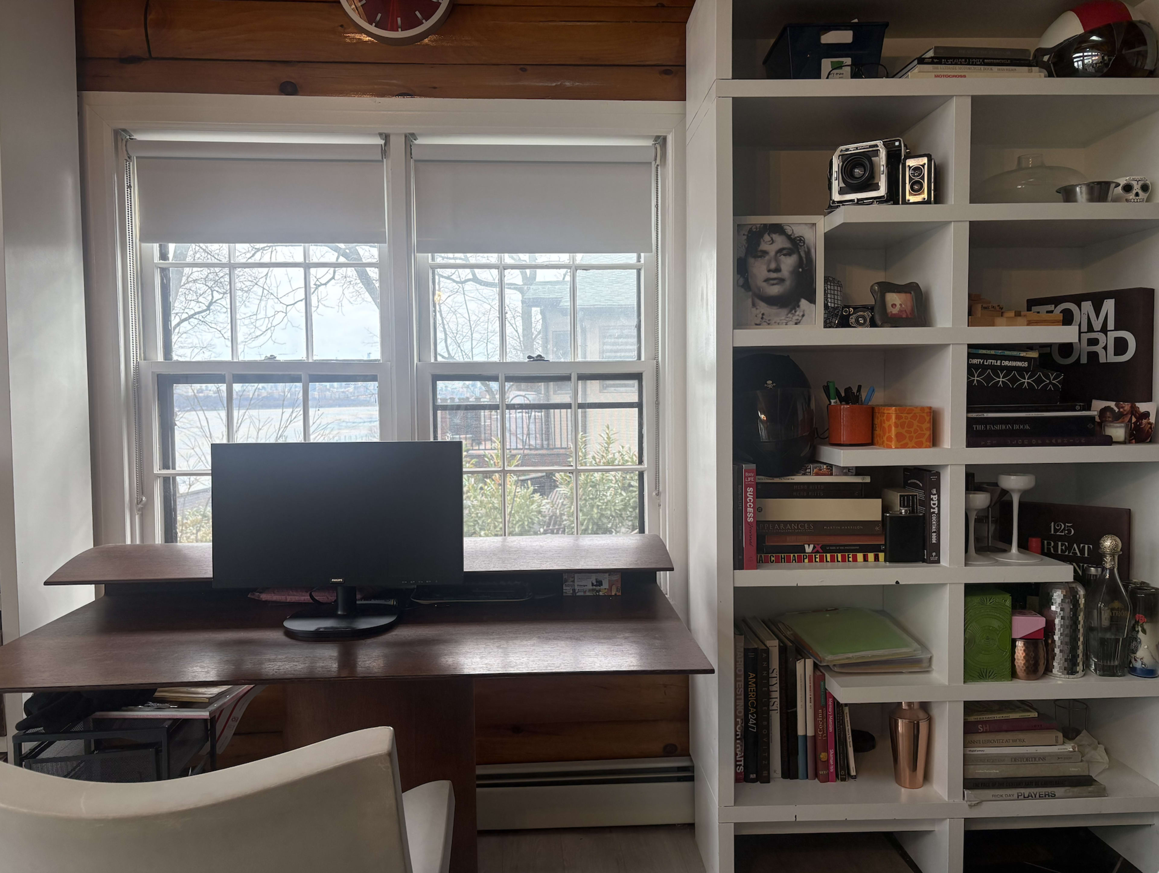 Chic Cabin on the River Image in Edgewater, Edgewater, NJ