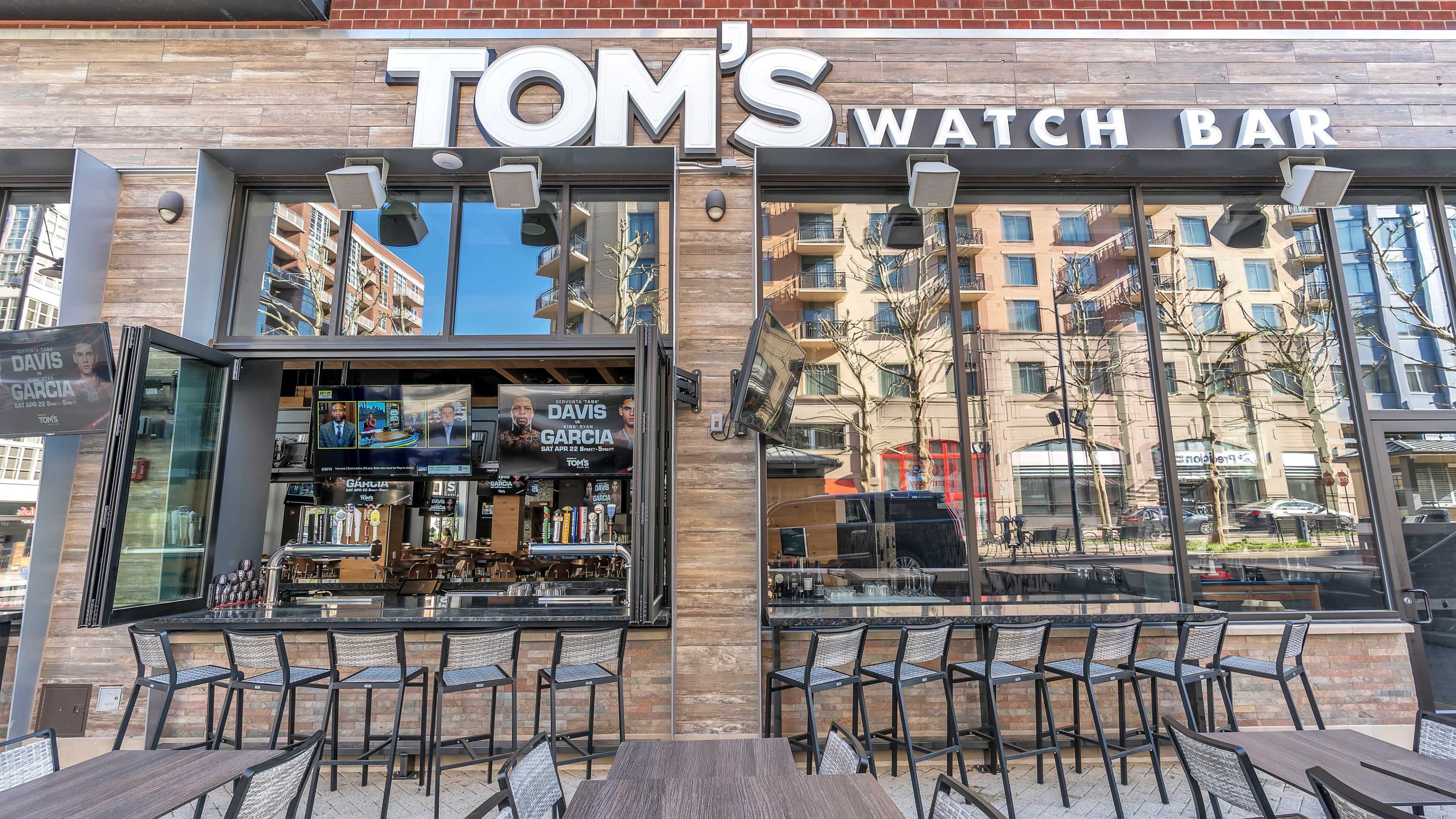 Tom's Watch Bar at National Harbor Image in National Harbor, Oxon Hill, MD