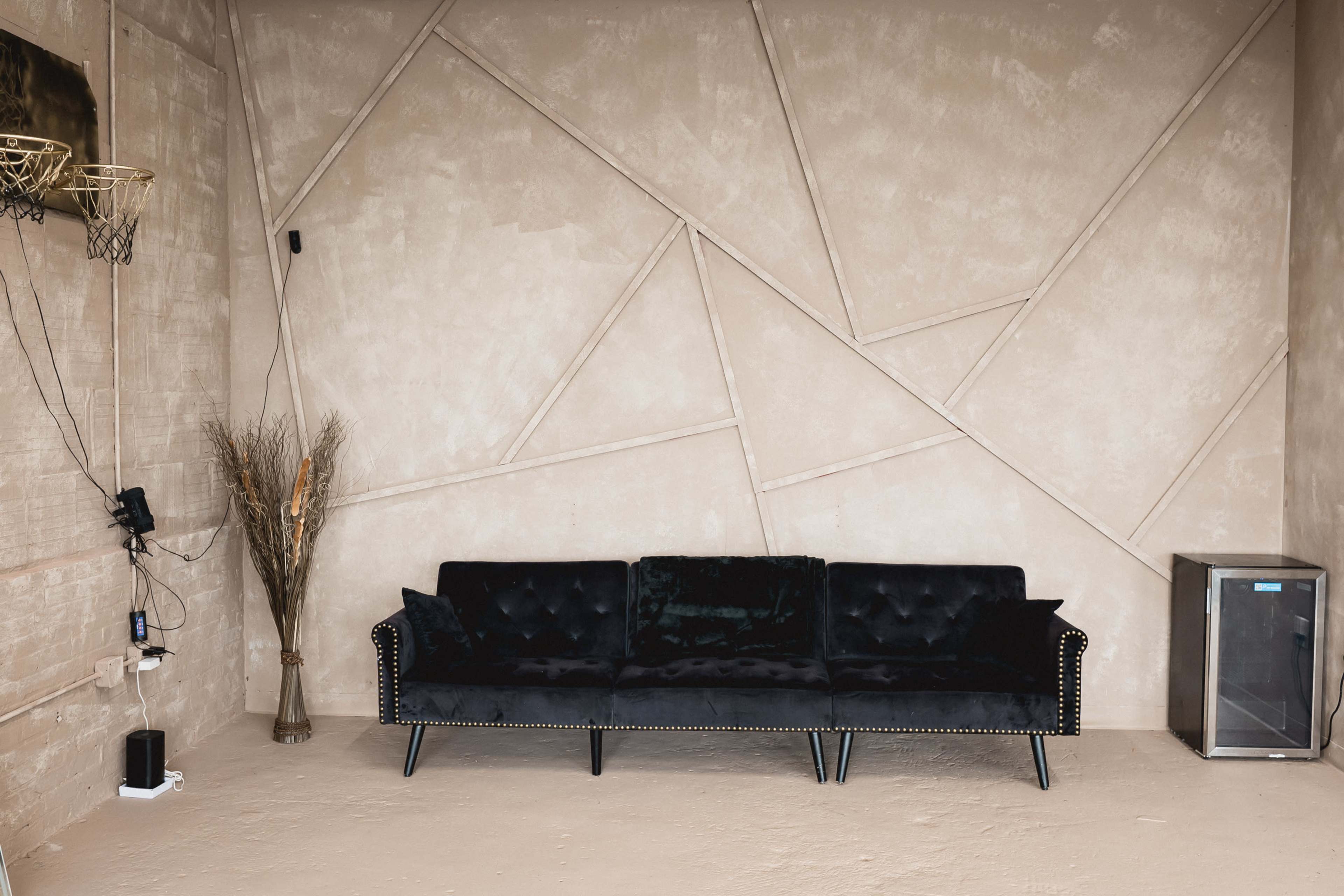 Spacious Industrial natural light studio Image in West End, Atlanta, GA