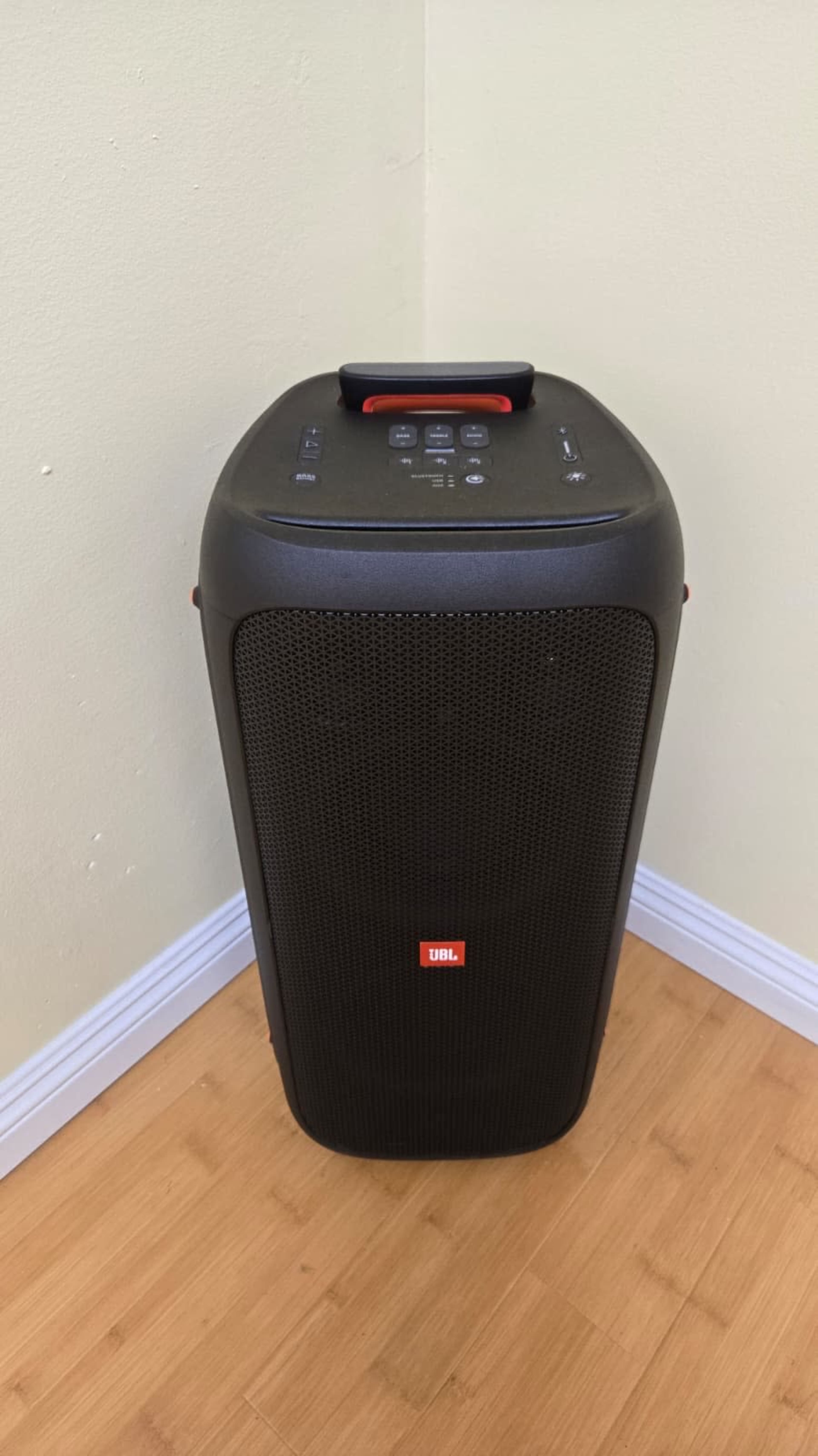 Bright Dance Studio with Barre, Sound System & Lounge Area Image in El Monte, El monte, CA