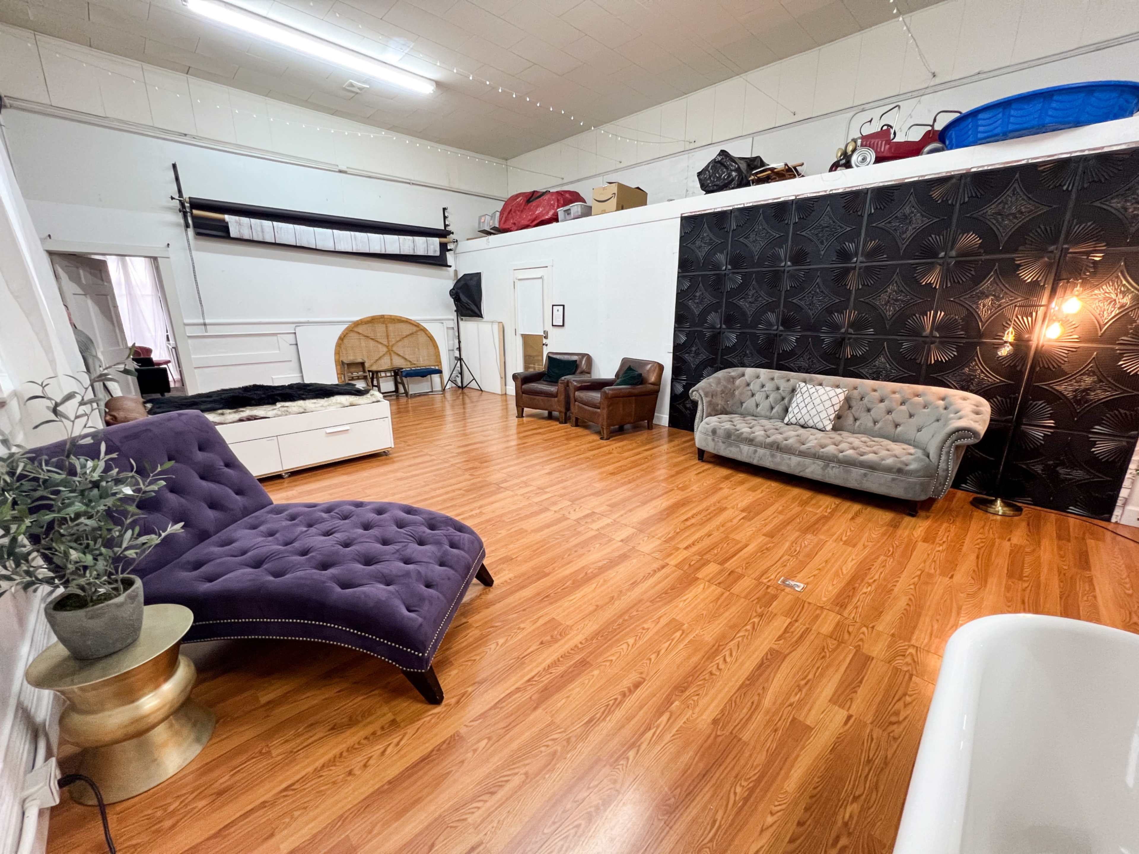 Spacious Historic Studio with Natural Light Image in Folsom, Folsom, CA