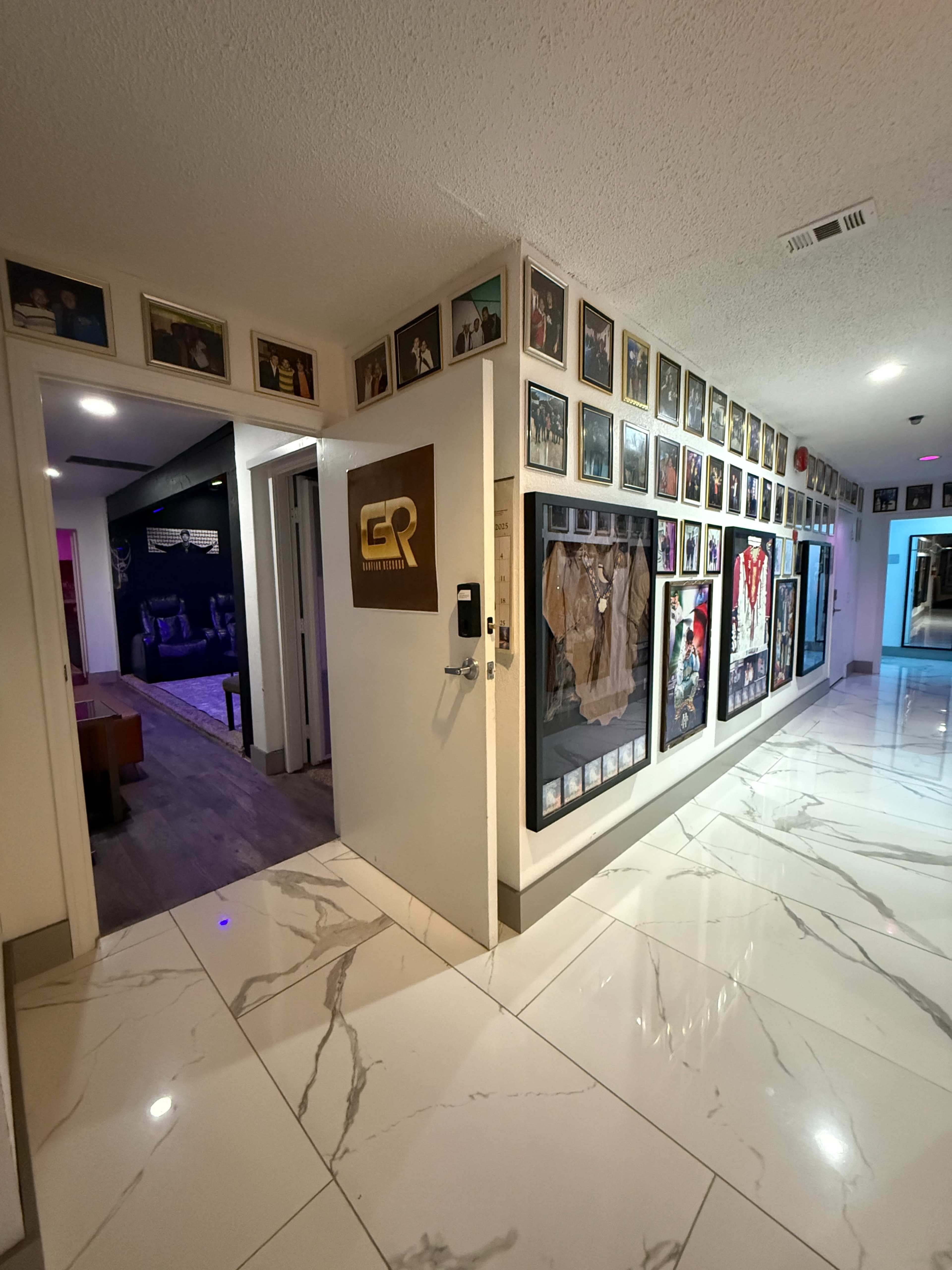 Exclusive Full Production Studio | Recording, Photo & Podcast Spaces Bild in Downtown, Santa Ana, Santa Ana, CA