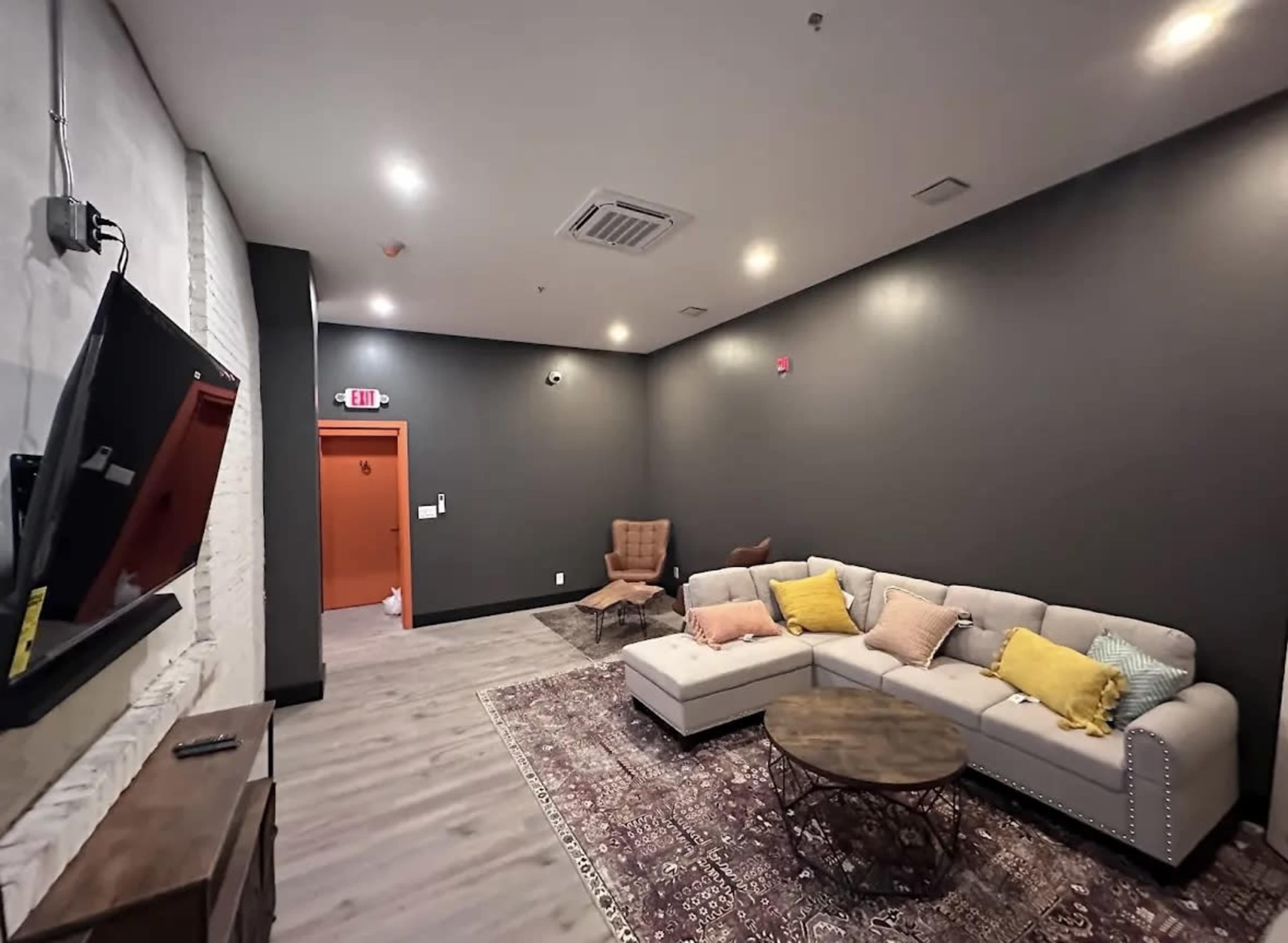 Private Music Recording Studio & Photo Studio with Industry-Standard Equipment & Chill Lounge Image in North Philadelphia, Philadelphia, PA