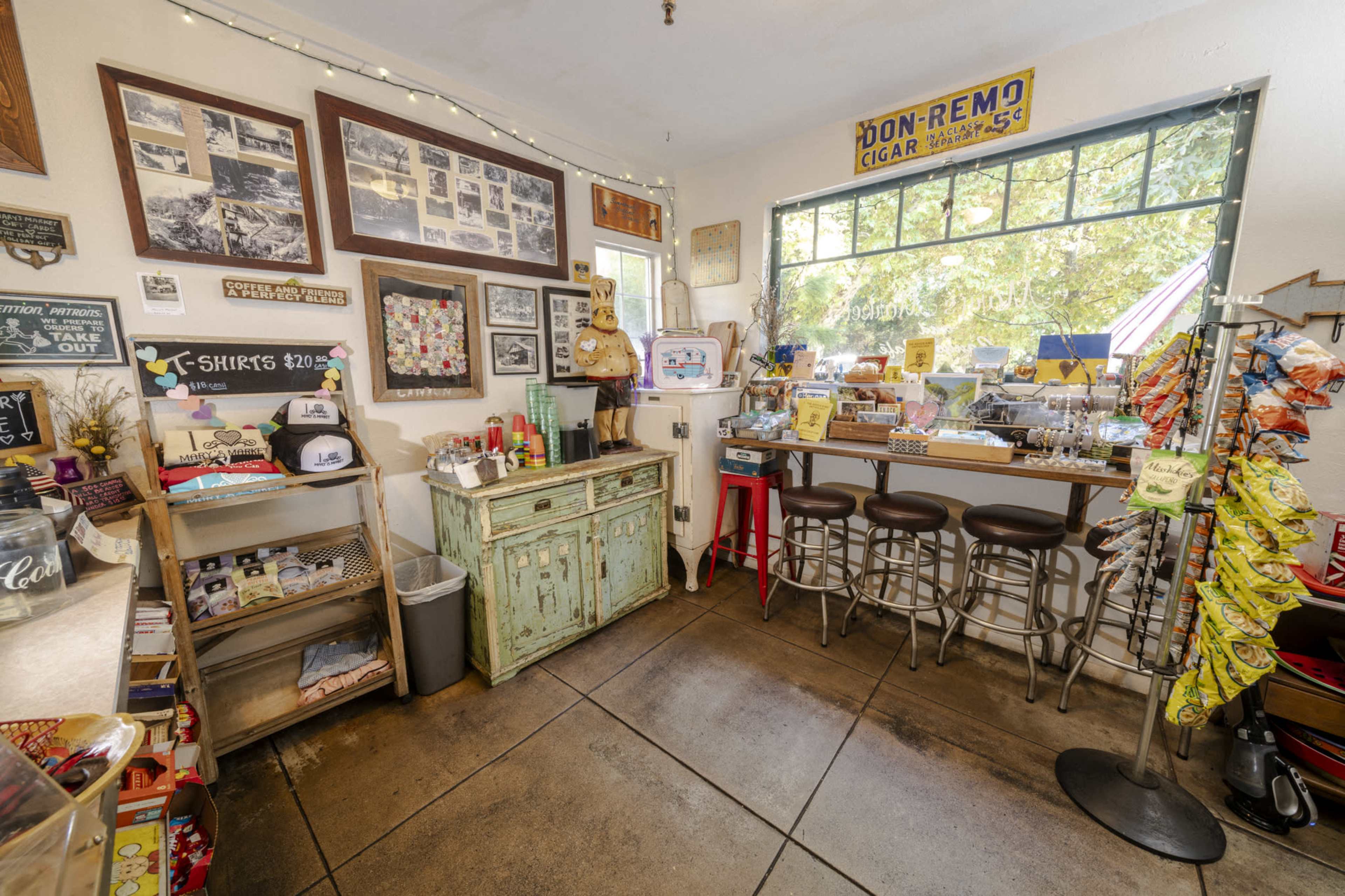 Cozy Retro Market Image in Sierra Madre, Sierra Madre, CA