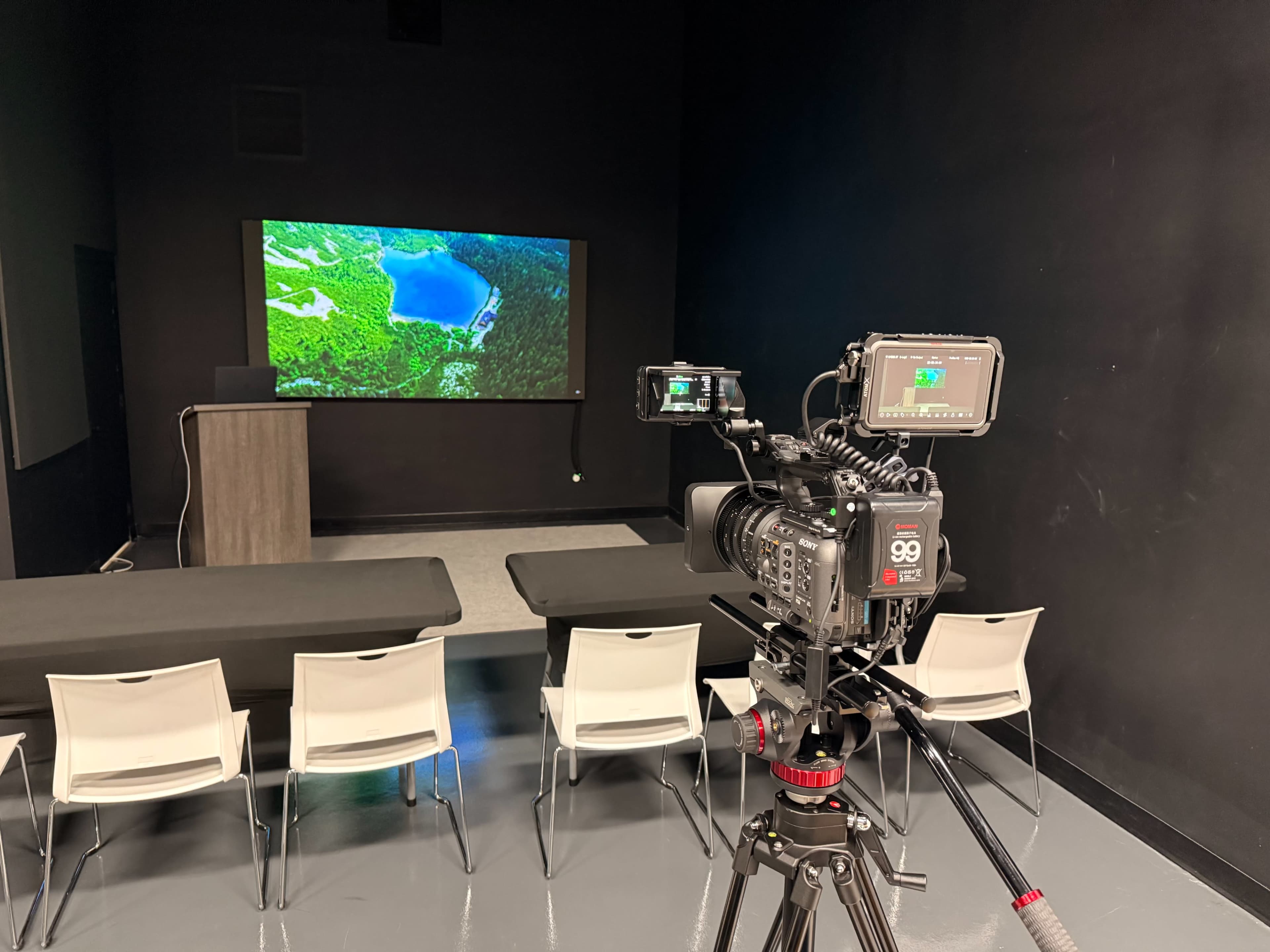 Studio with LED panel (6m x 3m or 19.69 ft x 9.84 ft) Image in Miami Springs, Miami Springs, FL
