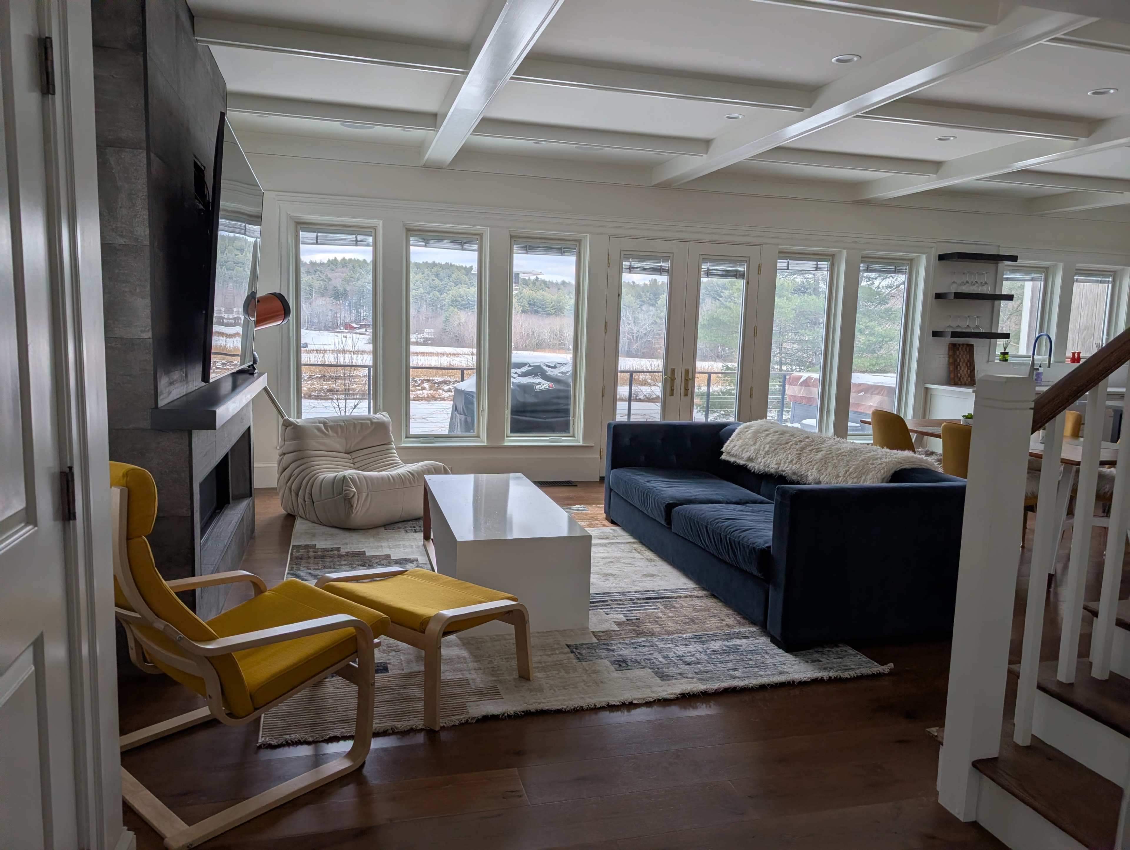 Light-filled, modern Apartment with Farm Vista Image in Framingham, Framingham, MA