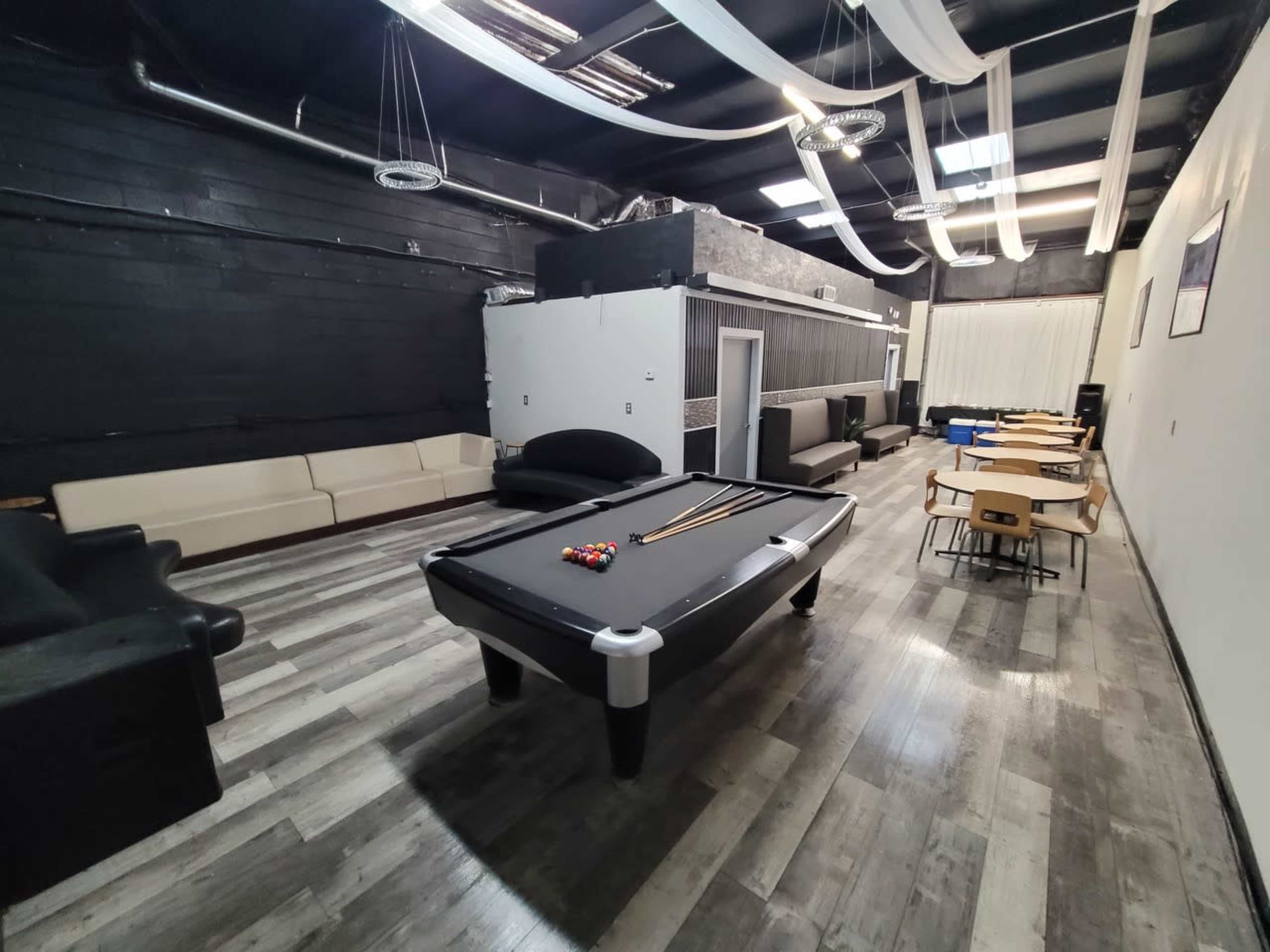 Intimate Event Space with Natural light Image in Stonecrest, lithonia, GA