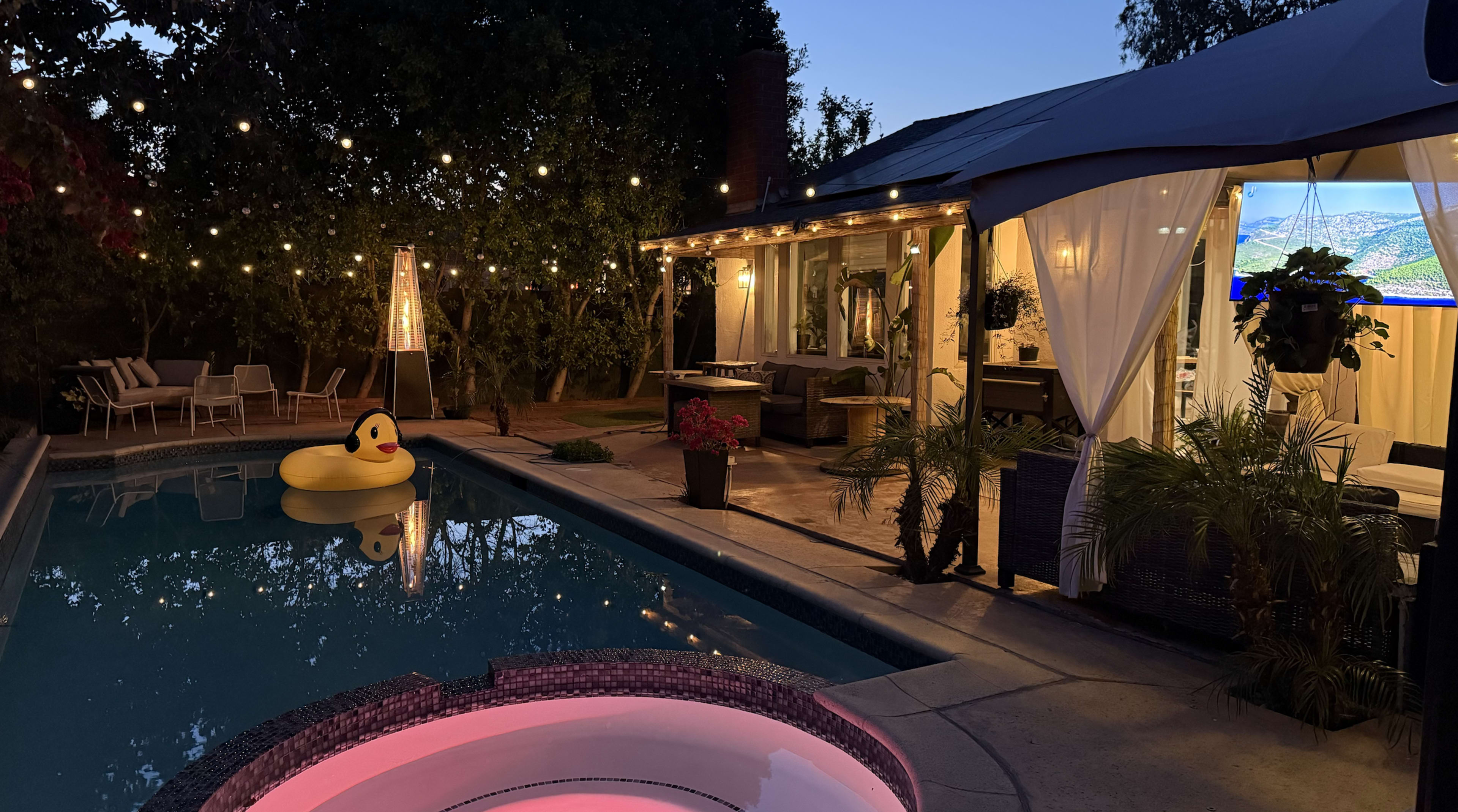 Gated Hidden Paradise Pool Image in Canoga Park, Canoga park, CA